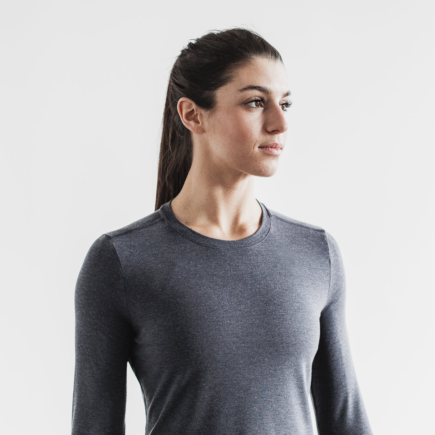 WOMEN'S LONG SLEEVE TEE | CHARCOAL | NOBULL | NOBULL
