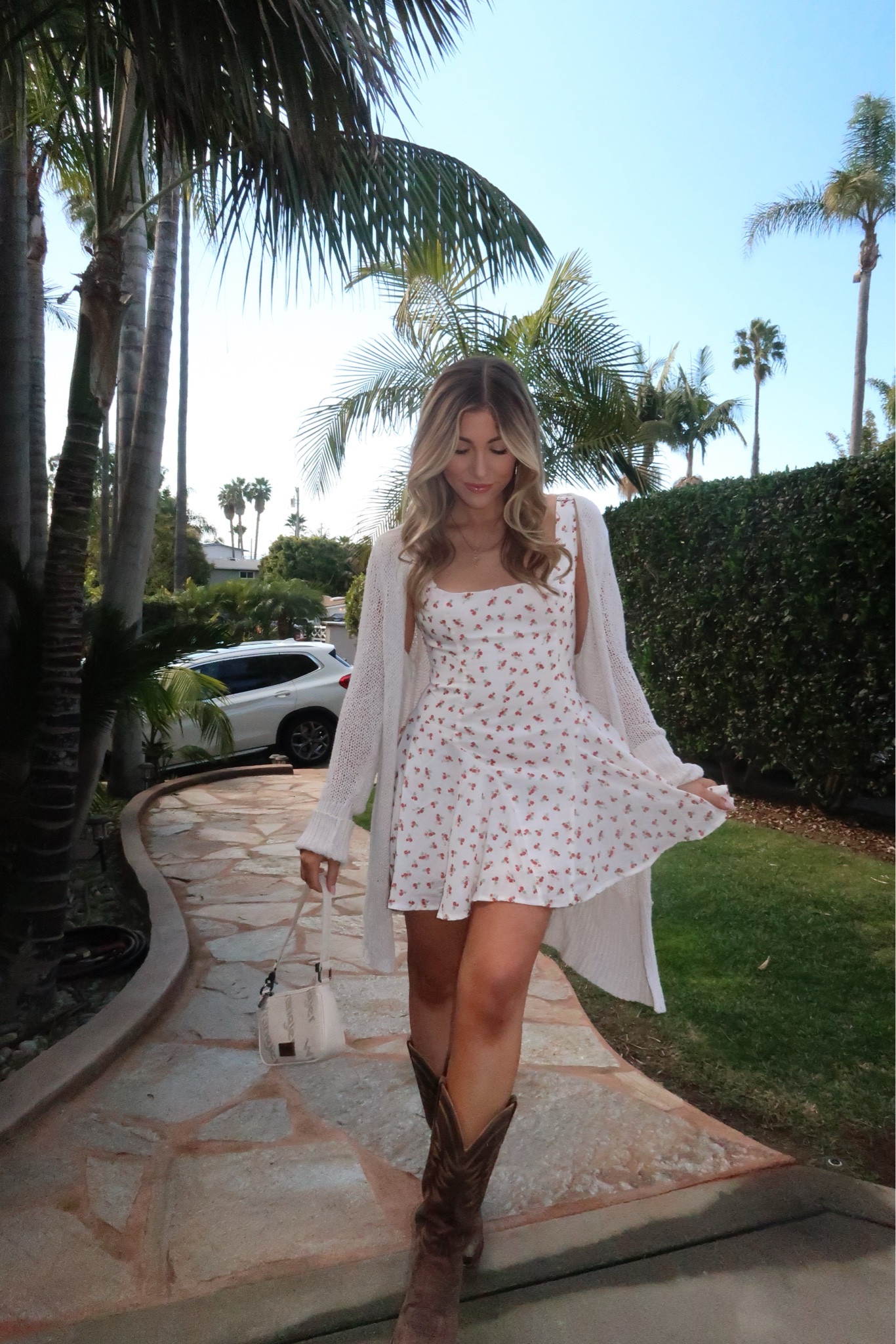 Follow me down the yellow brick road 👠🐶

#LTKSeasonal #LTKWorkwear #LTKStyleTip