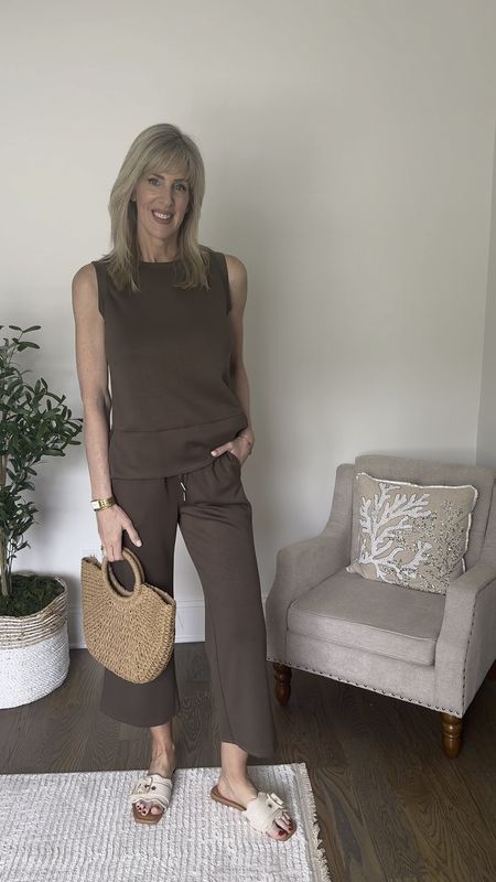 Spanx taste on an Amazon budget 🥰 

This 2-piece set is similar in look and feel.  And for a fraction of the price. 

Wearing a size small in Army Green and Black.  

#LTKFindsUnder50 #LTKSeasonal #LTKOver40