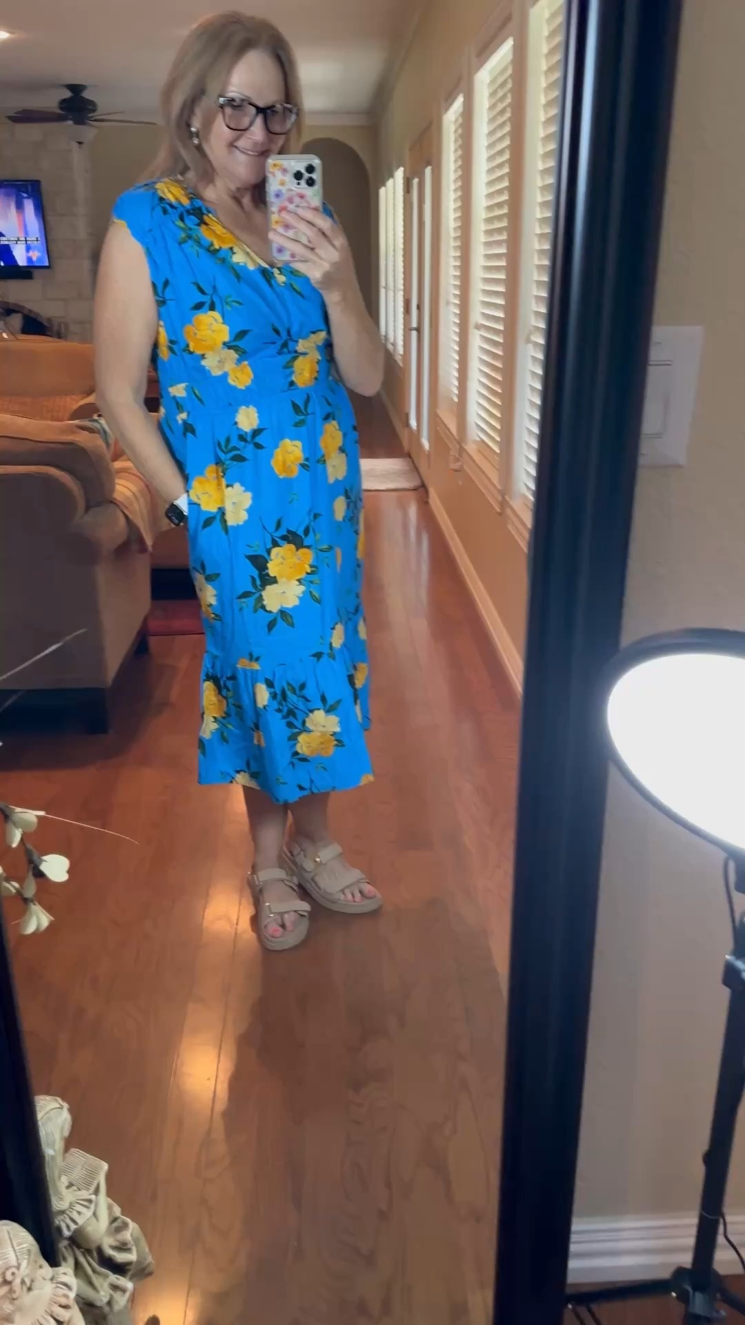 I almost walked past this lovely dress because of the floral situation. However, this turquoise color is so beautiful  and flattering once on you. The quality on this is outstanding. And the price can’t be beat!!!  It comes in several colors and in true Walmart fashion it’s sooo SIZE INCLUSIVE!!! This dress won’t disappoint ❤️ It runs TRUE TO YOUR Size… I’m in a large. 

#LTKWorkwear #LTKStyleTip #LTKFindsUnder50