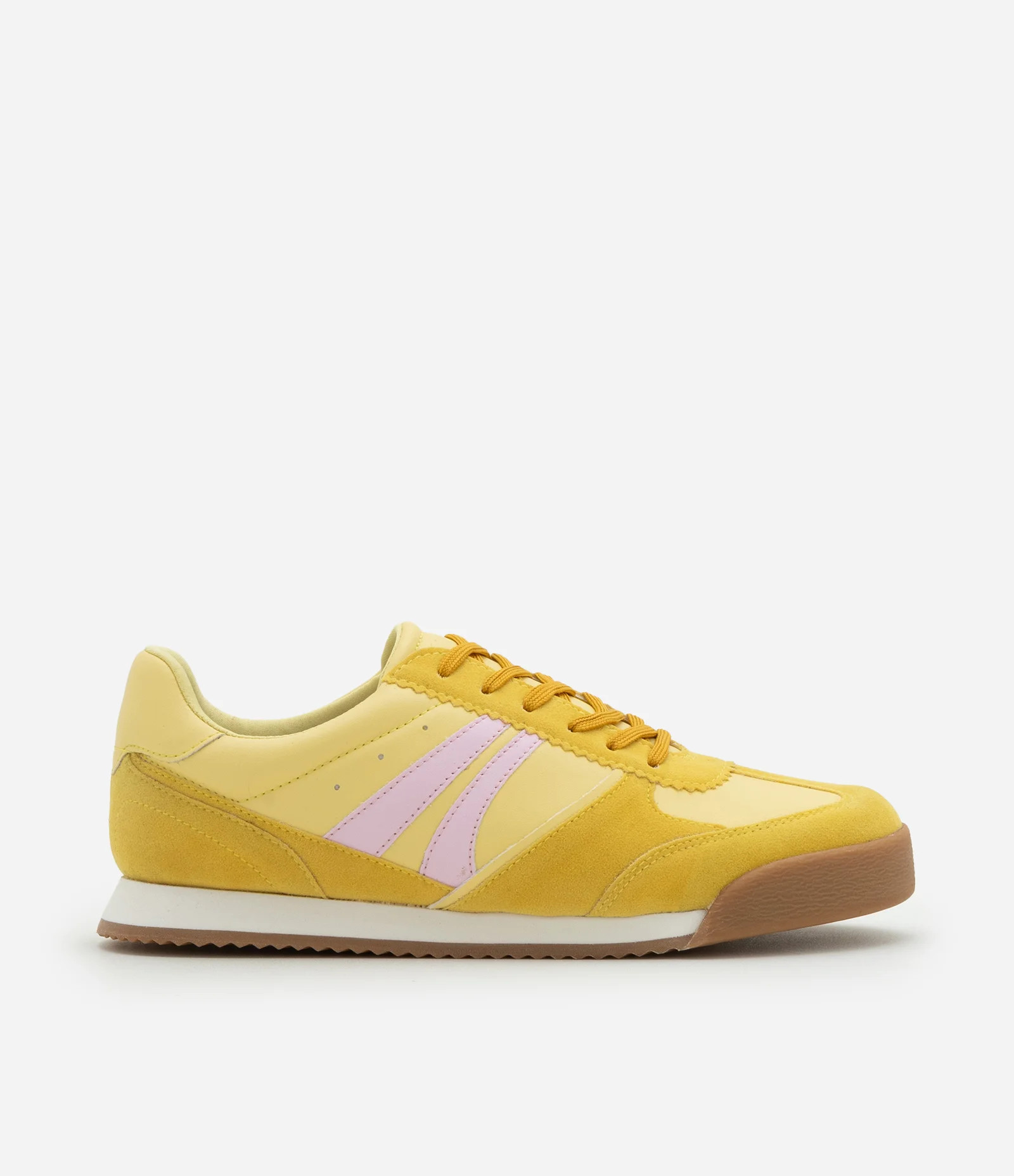 Tênis Chuteira Vintage com Recortes Amarelo - Lojas Renner | Renner (BR)