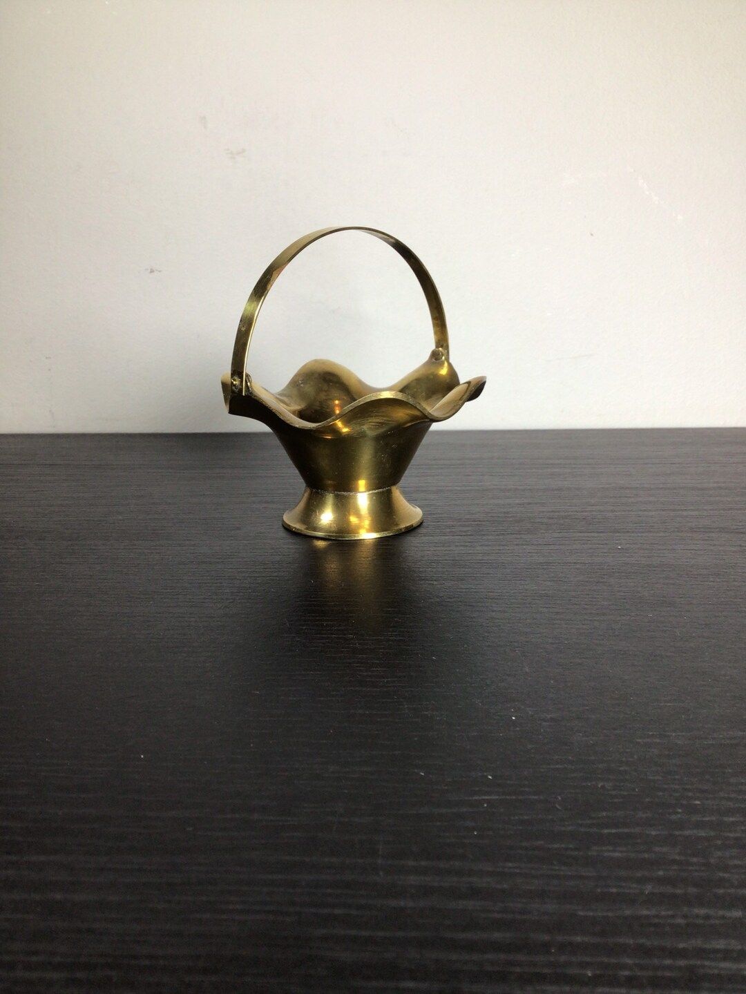 Vintage Small Brass Curved Edge Vase Bowl With Moveable Handle - Etsy UK | Etsy (UK)