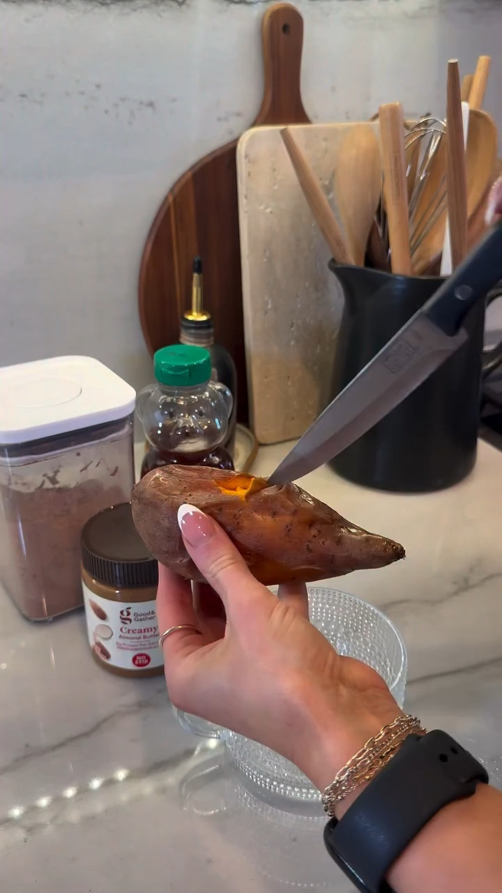 Sweet Potato Brownie

Recipe:
•1 baked sweet potato 
•1 tbsp nut butter of choice
•1-2 tsp cocoa powder 
•Pinch of salt 
•Drop of honey 

Perfect sweet treat for a soft food diet. Add milk if needed to make thinner. 

#sweetpotatorecipe #jawsurgeryrecoverymeal #softfooddiet #sweetpotato #healthyrecipe