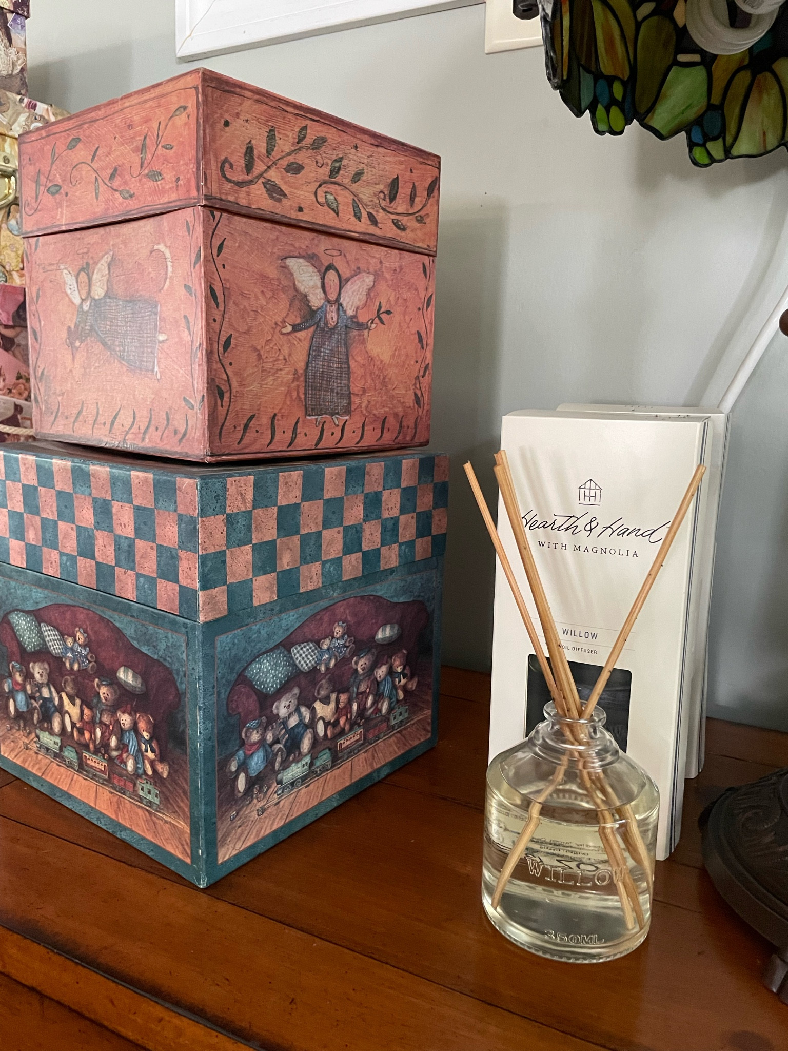 Scented reed diffuser
Sweet herbal and floral aroma
Transparent scented oil bottle

#LTKhome #LTKGiftGuide