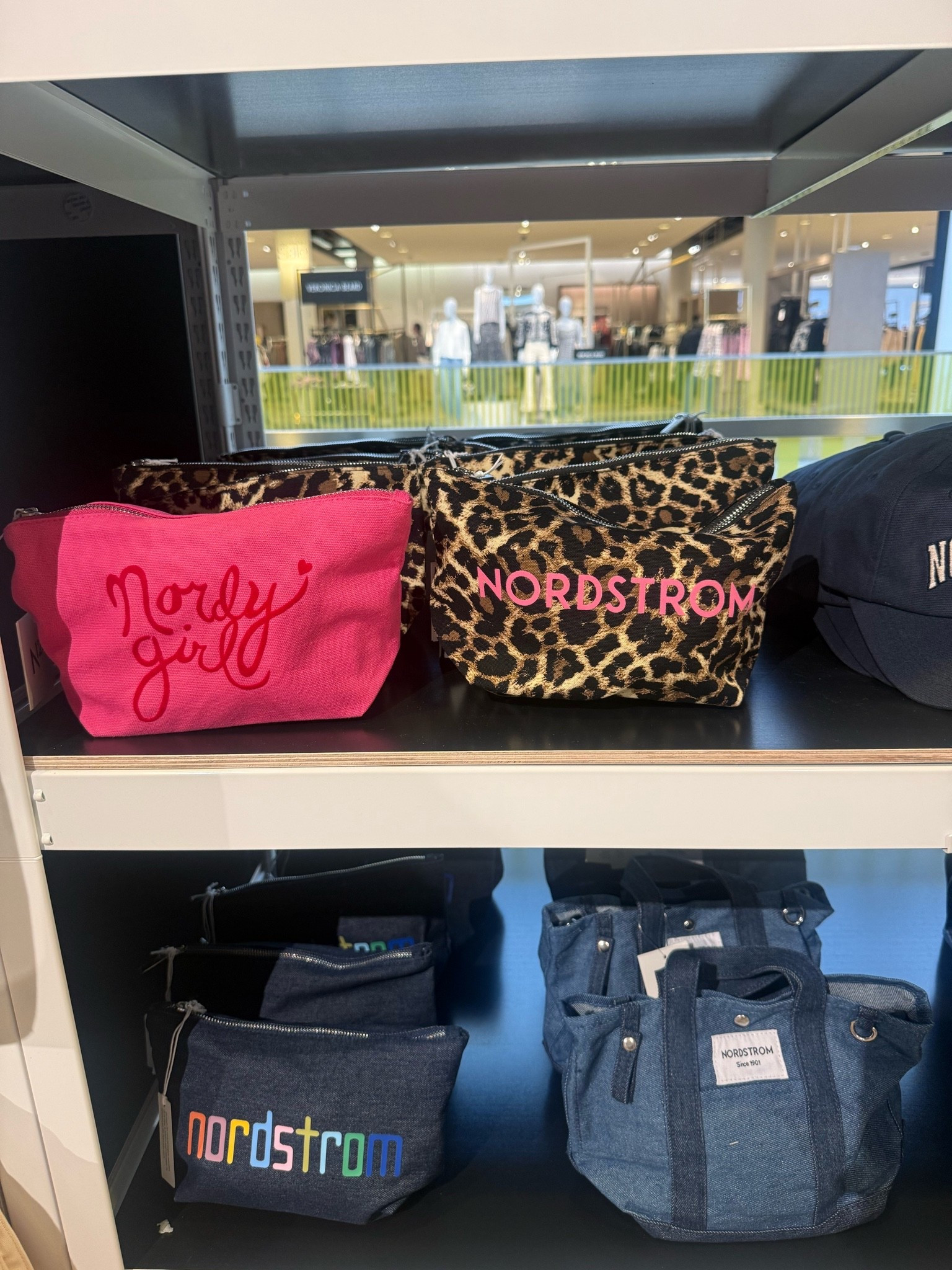 Super cute nordstrom makeup bags!

#LTKvlog