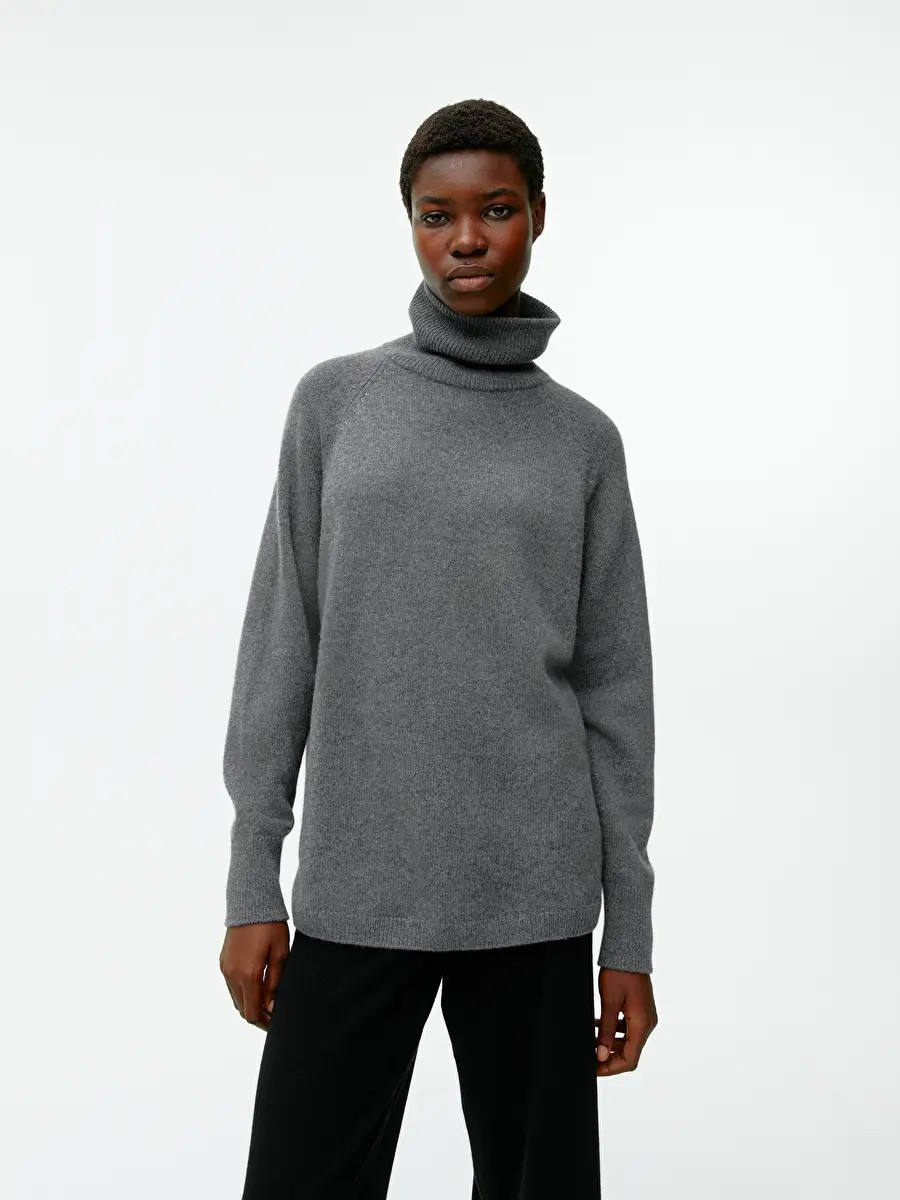 Raglan-Sleeve Cashmere Roll-Neck Jumper | ARKET (US&UK)