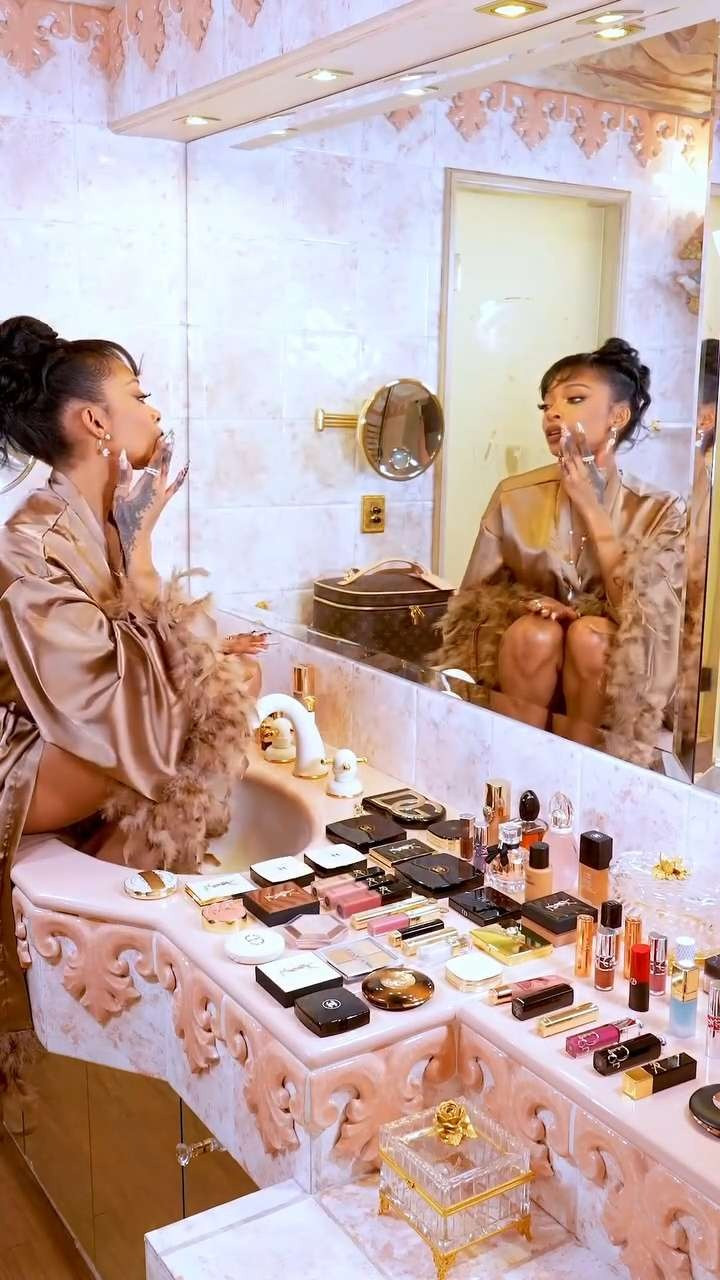 Let’s unpack my stuff 🤎

#unpacking #reels #holiday

// Beauty, Beauty Must Haves, Beauty Inspo,  Makeup, Makeup Must Have, Makeup Favorites, Makeup Essentials, Makeup Everyday, Makeup Products, Makeup Routine, Luxury Fashion, Luxury Bag, Winter Outfits, Winter Fashion, Outfits Inspo 

 #LTKdayinmylife #LTKSeasonal #LTKBeauty