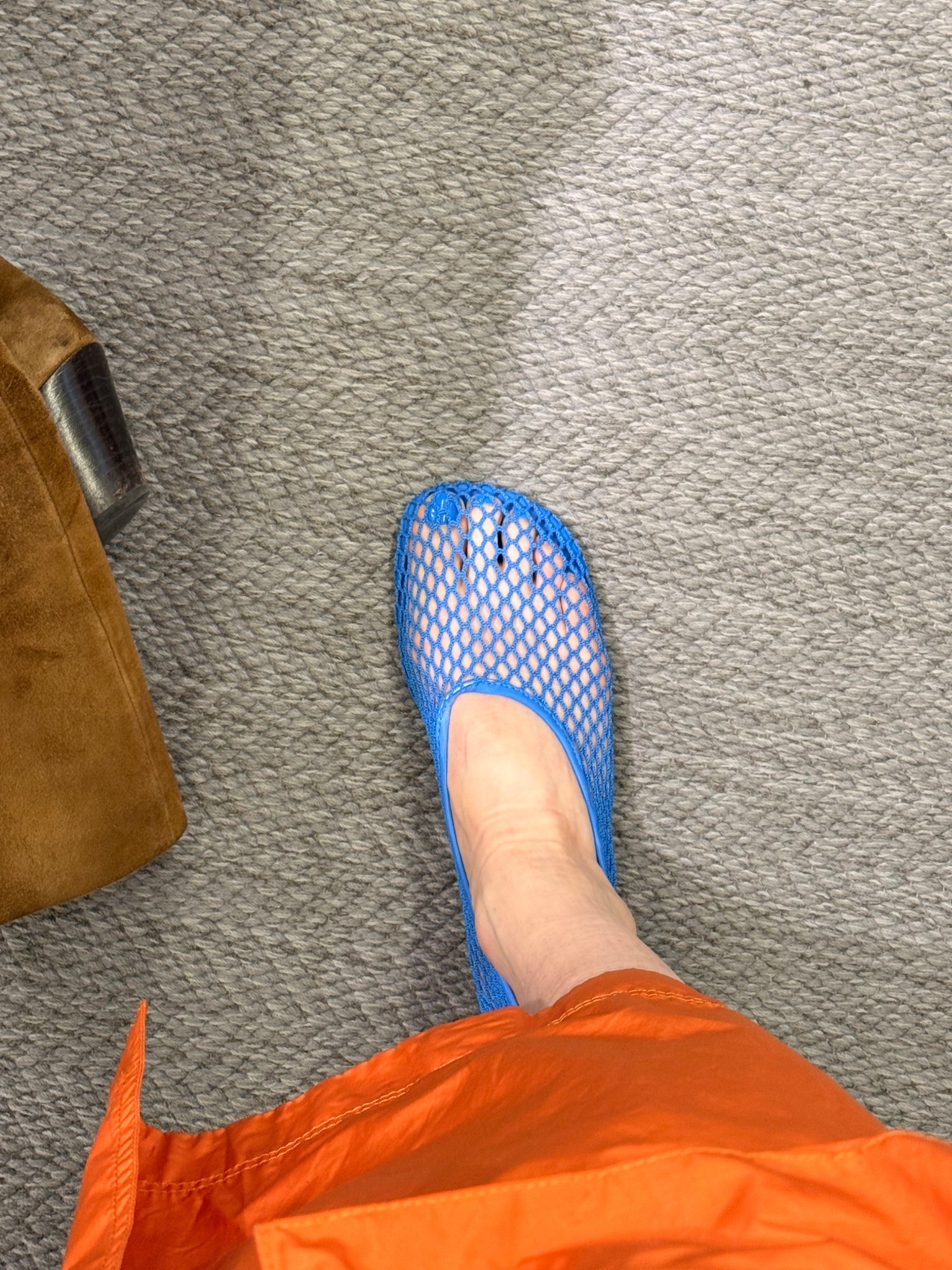 Arket for the win! These are in the uk and eu only (unless you pay customs) so I’ll tag dupes. Run try to size I’m a uk 6, 39 eu normally and these were the 39 eu! Fit like a “mesh” glove! The white were my fav! 

#LTKTravel #LTKSwim #LTKootd