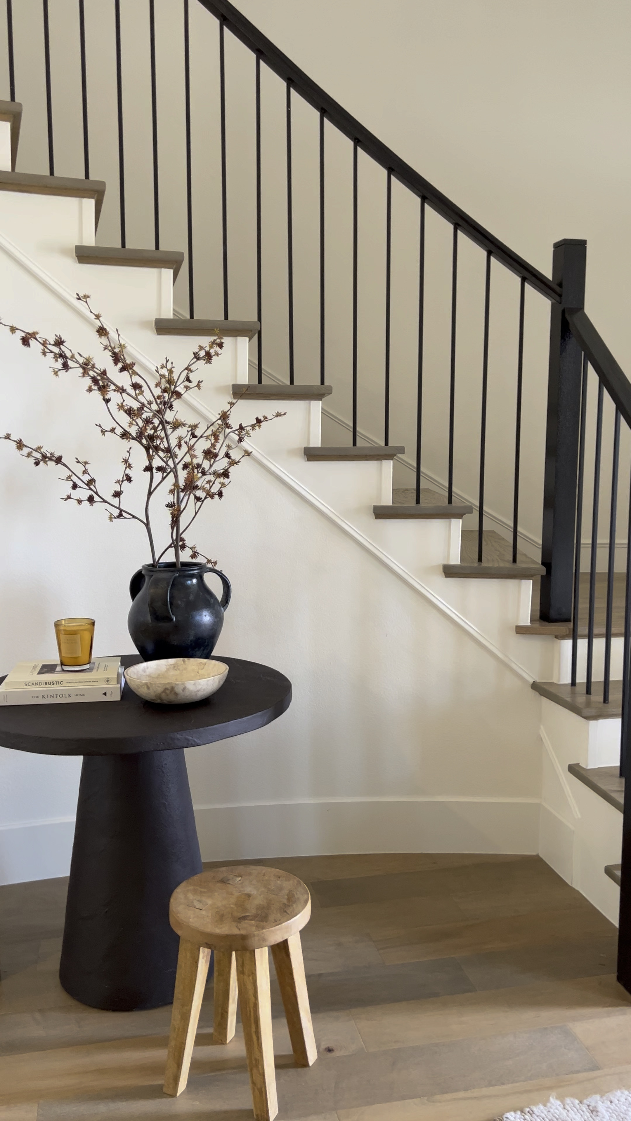 Fall Entryway Styling - Look #2
#falldecor #entryway #roundtable

#LTKhome