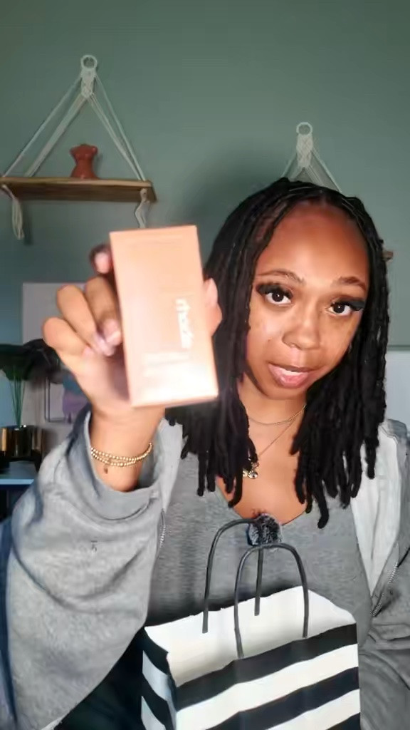 A rhode summer! #rhodeskin #rhode #bronzer #highlightingmilk #makeup