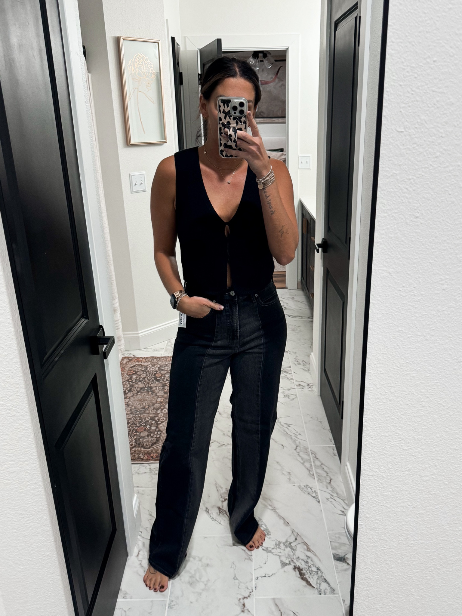 Top-medium
Jeans-4L

#LTKSaleAlert #LTKFindsUnder50 #LTKStyleTip