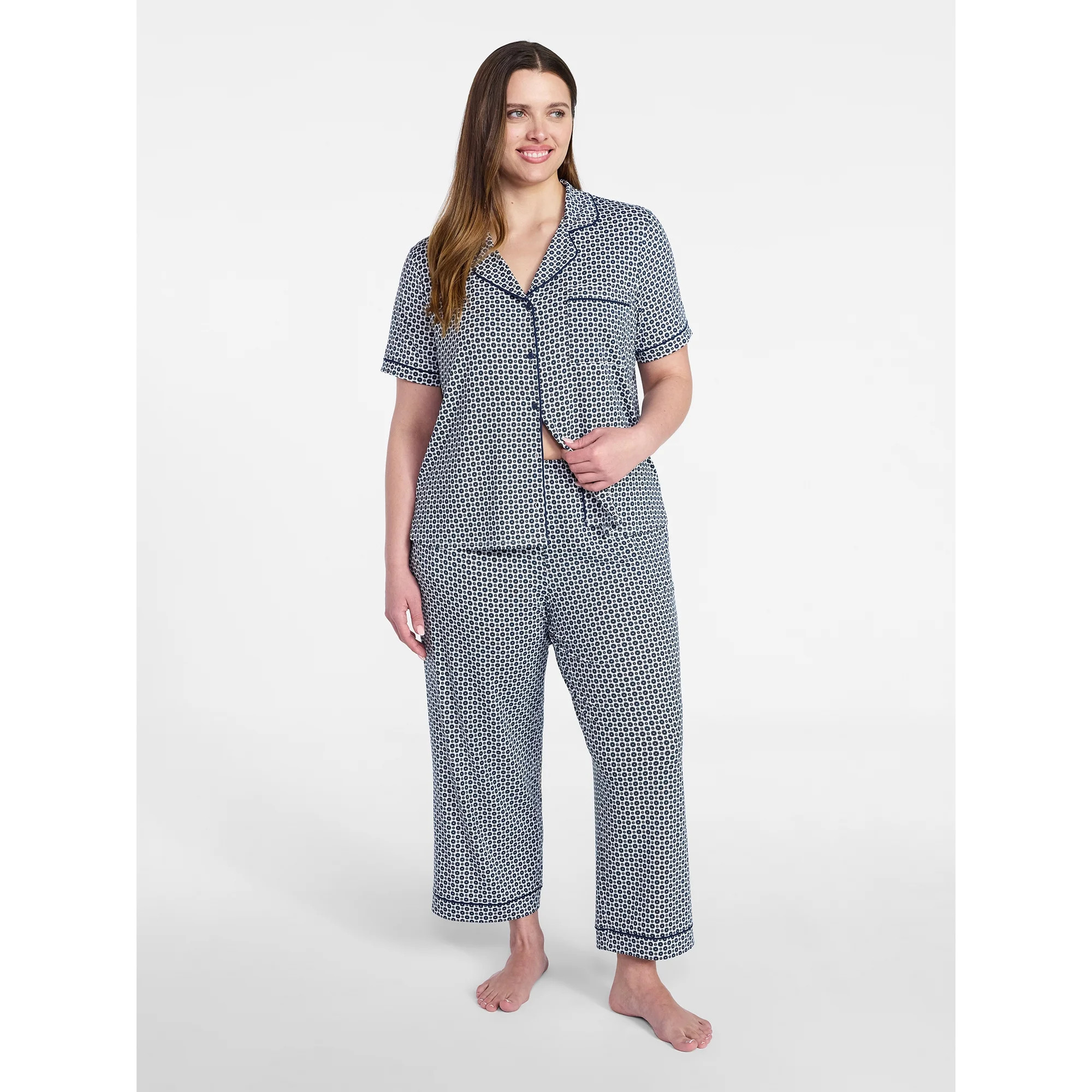 Joyspun Women's Dreamy Soft Collection Notch Collar Top and Capri Pants Pajama Set, 2-Piece, Size... | Walmart (US)