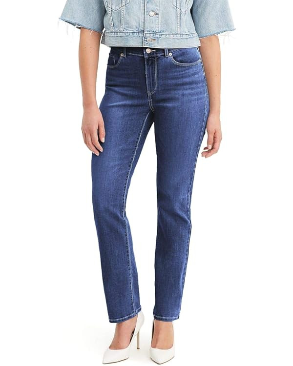 Levi's Women's Classic Straight Jeans (Also Available in Plus) | Amazon (US)