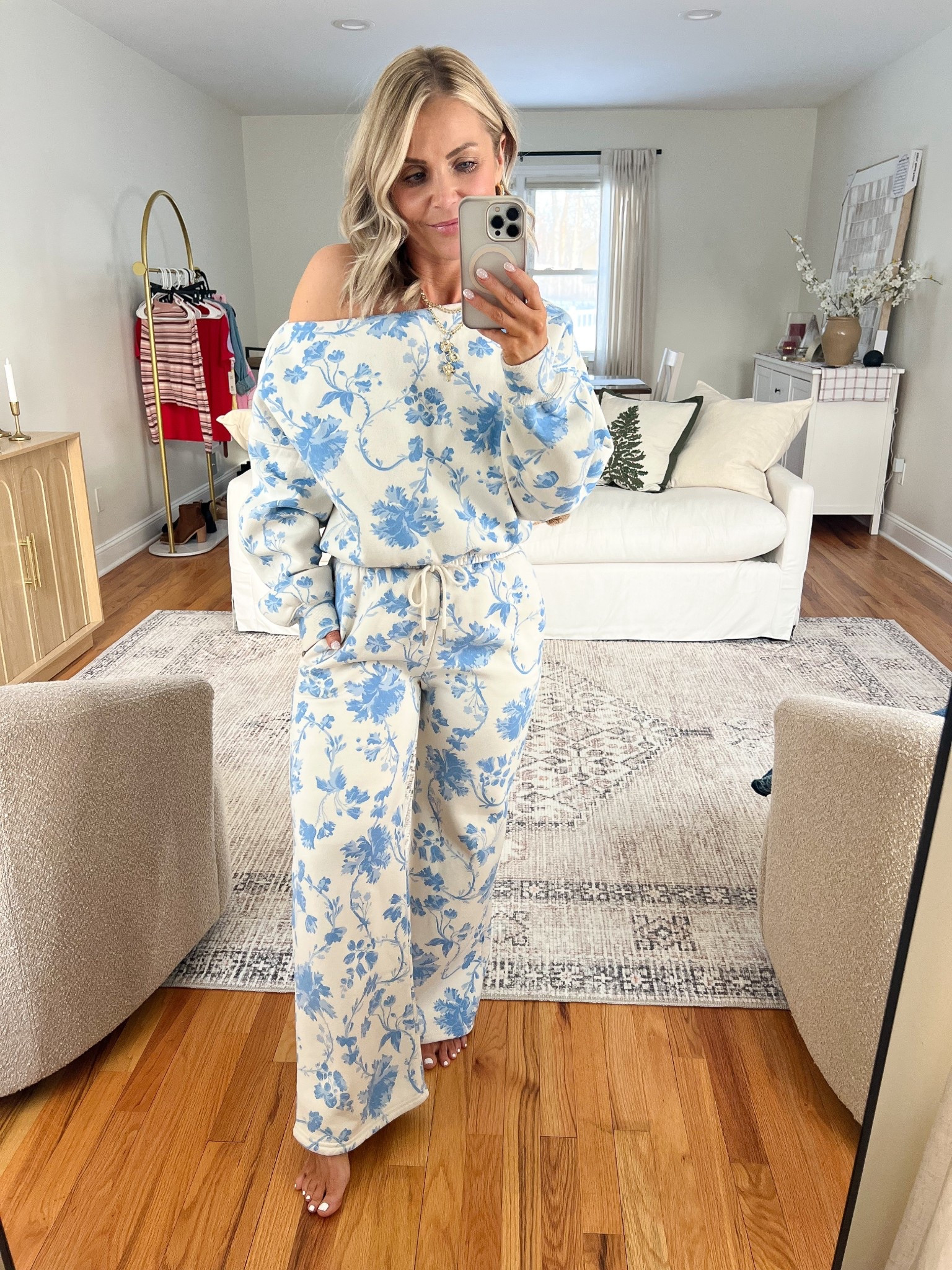 Abercrombie New Arrivals! 

Abercrombie haul, Abercrombie new arrivals, spring outfit, casual style, casual outfits, petite fashion, midsize fashion, Diet Coke sweatshirt 

#LTKPetite #LTKootd #LTKMidsize