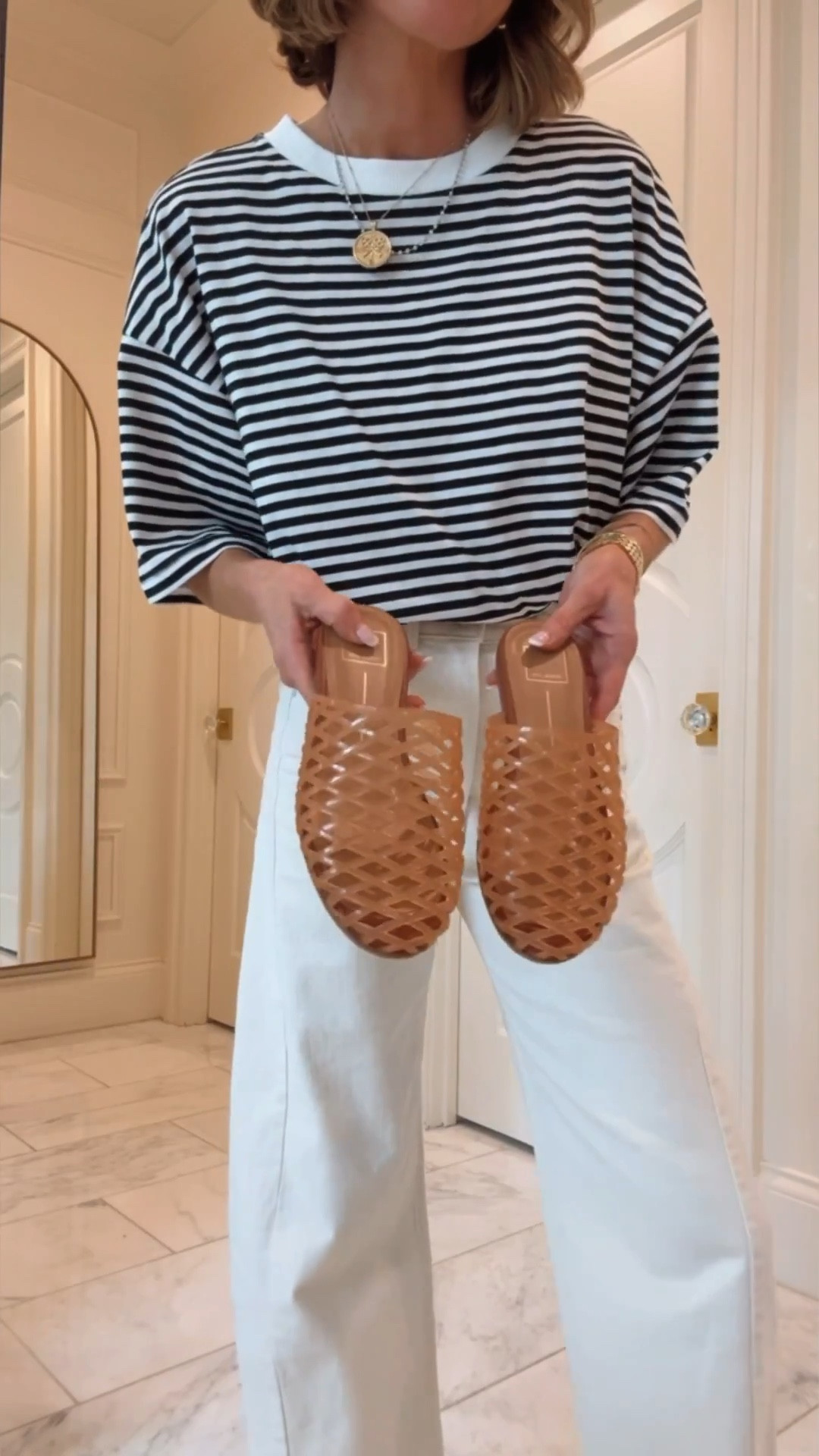 Casual denim spring outfit in all the classics. I'm wearing size 25 and they fit true to 

#LTKootd #LTKgrwm