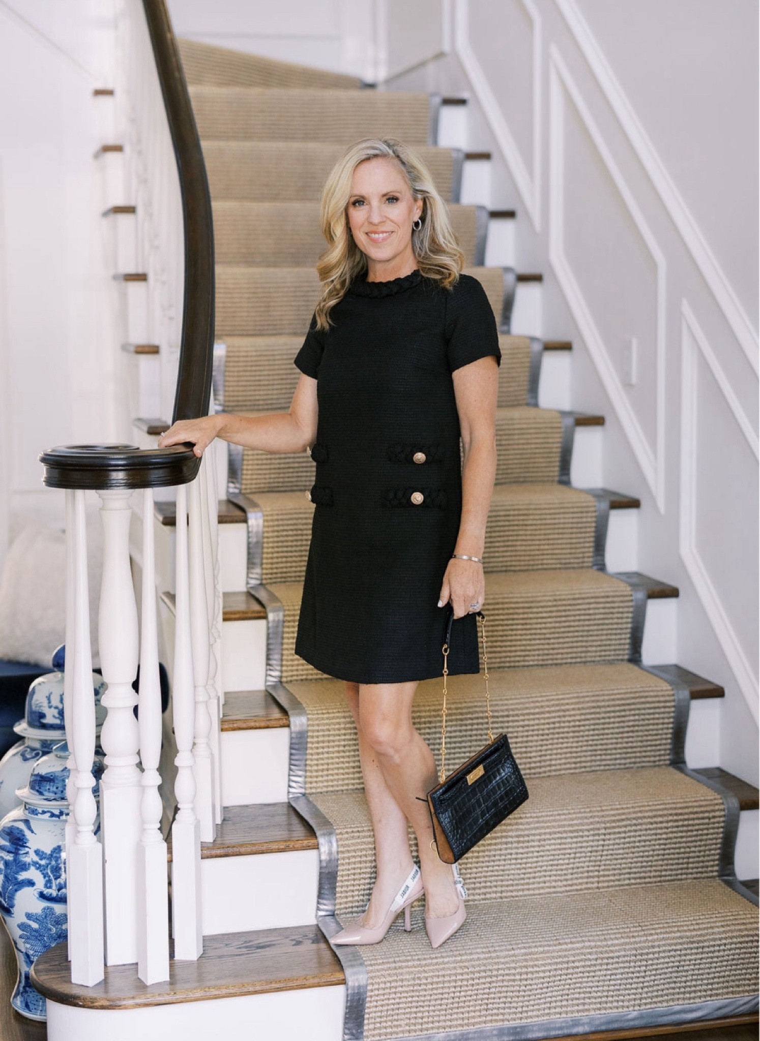 A Tuckernuck Classic

Little black dress
Black handbag
Neutral slingback pump 

#LTKOver40 #LTKStyleTip #LTKSeasonal