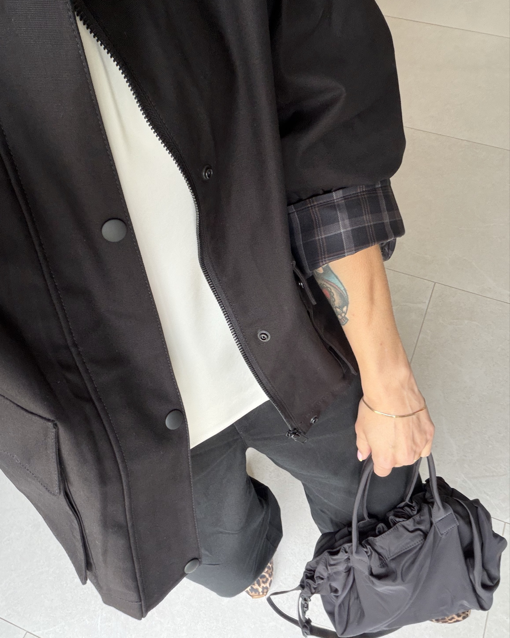 I wear a medium in the T-shirts & cardigan.
Small in trousers and a large in the jacket. 

@uniqloeurope #lifewear ad