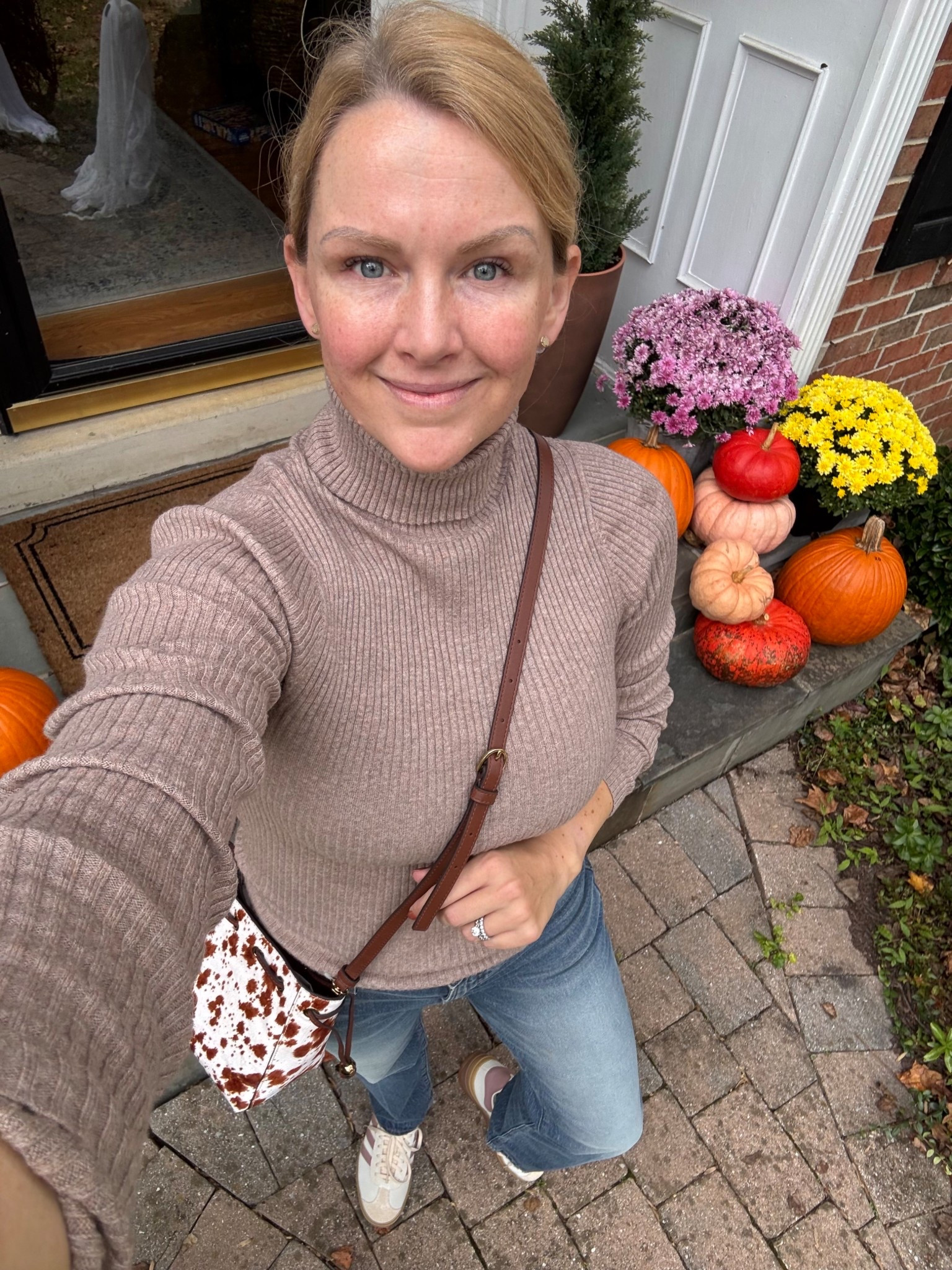 Cozy casual fall outfit idea

Turtleneck sweater is currently 50% off. I got my normal size

Straight leg high waisted pants are my favorite this season. So flattering and perfect fit!



#LTKSeasonal #LTKGiftGuide #LTKSaleAlert