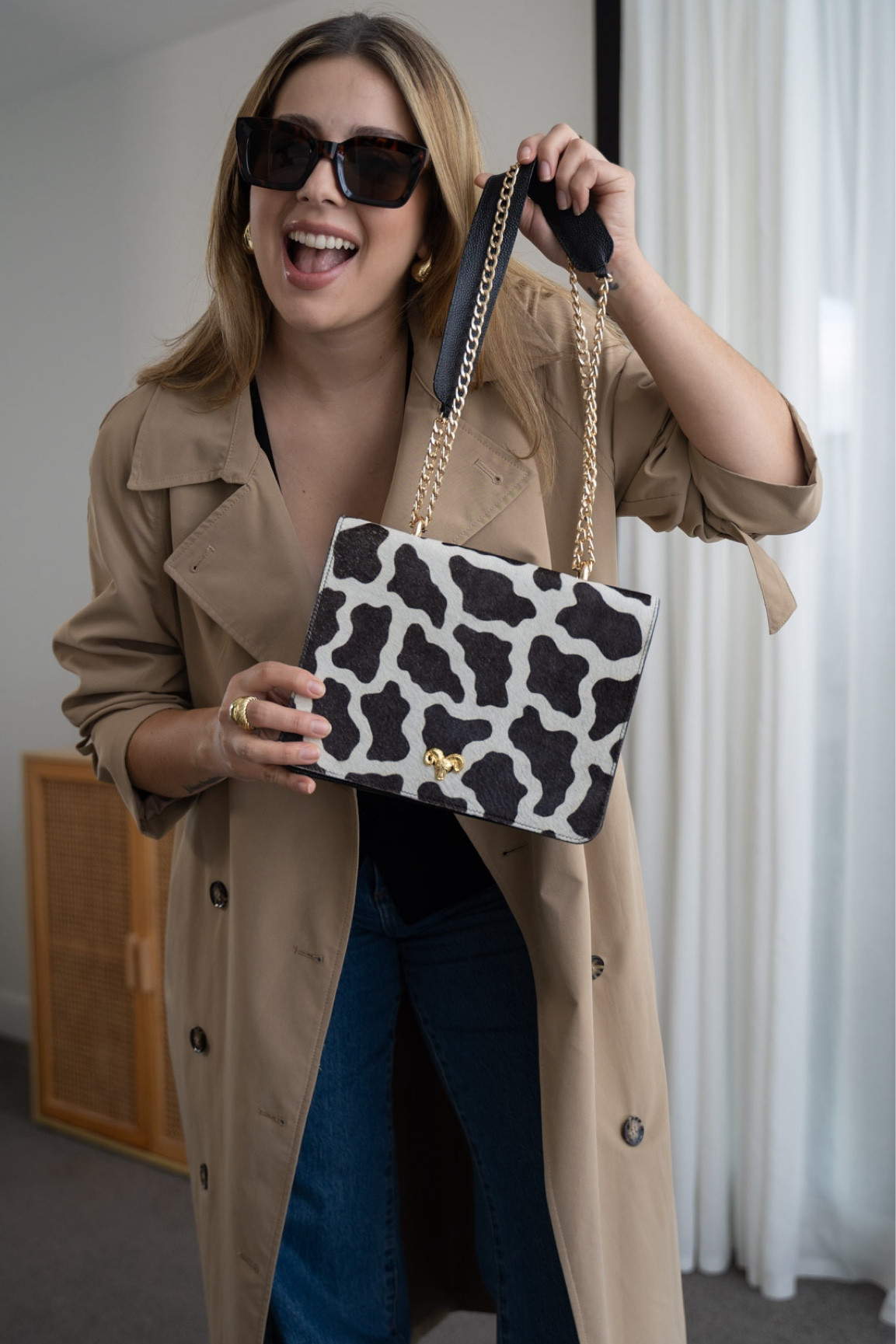 Bag is by Paulina Gutierrez leather goods
Long cardigan in old H&M (linked alternatives 