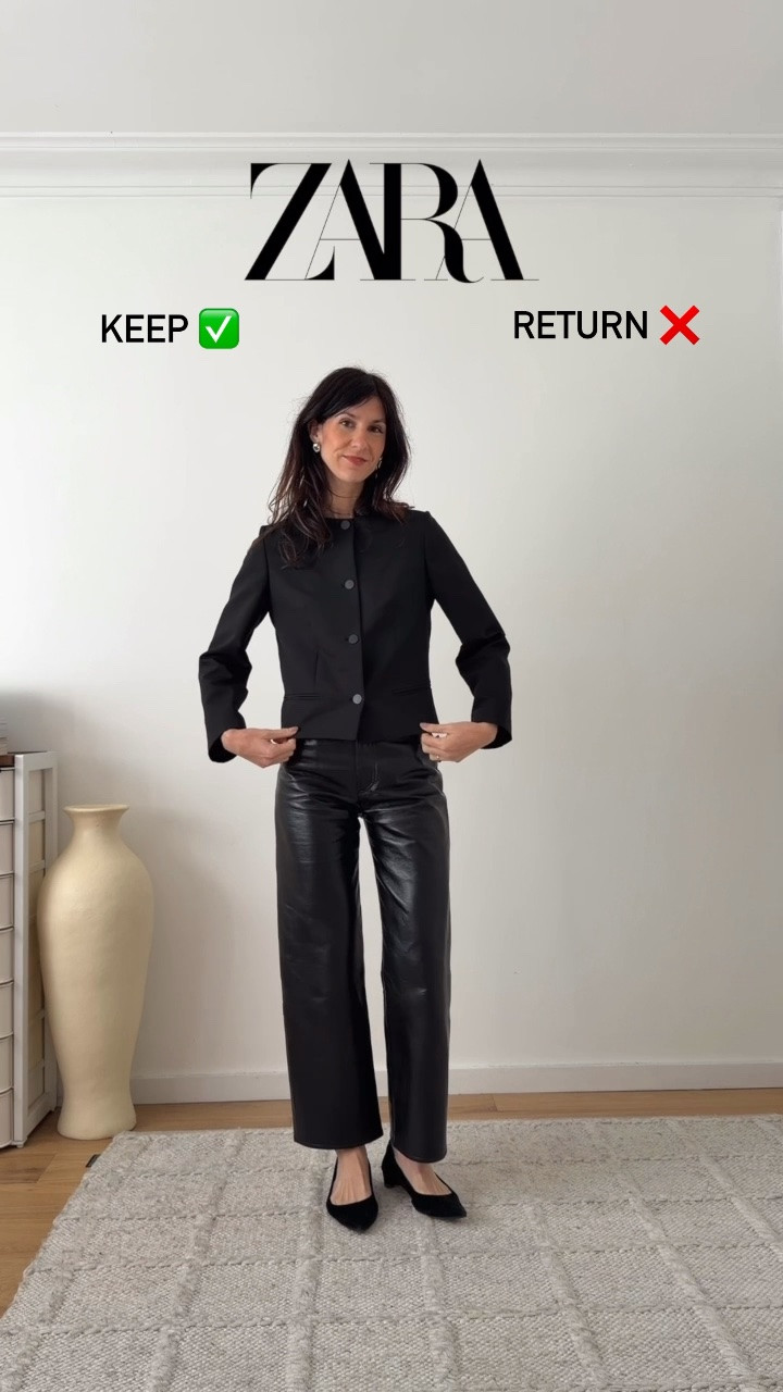 Zara keep or return?! 

Sizing details below!

Black button up jacket (sz S)
Charcoal polka dot jeans (sz EU36/AU8)
Red knit top in size S
Black pleat front pants in size S (runs large, recommend sizing down)
Soft grey pleated pants (sz XS)

#LTKaustralia #LTKwinter