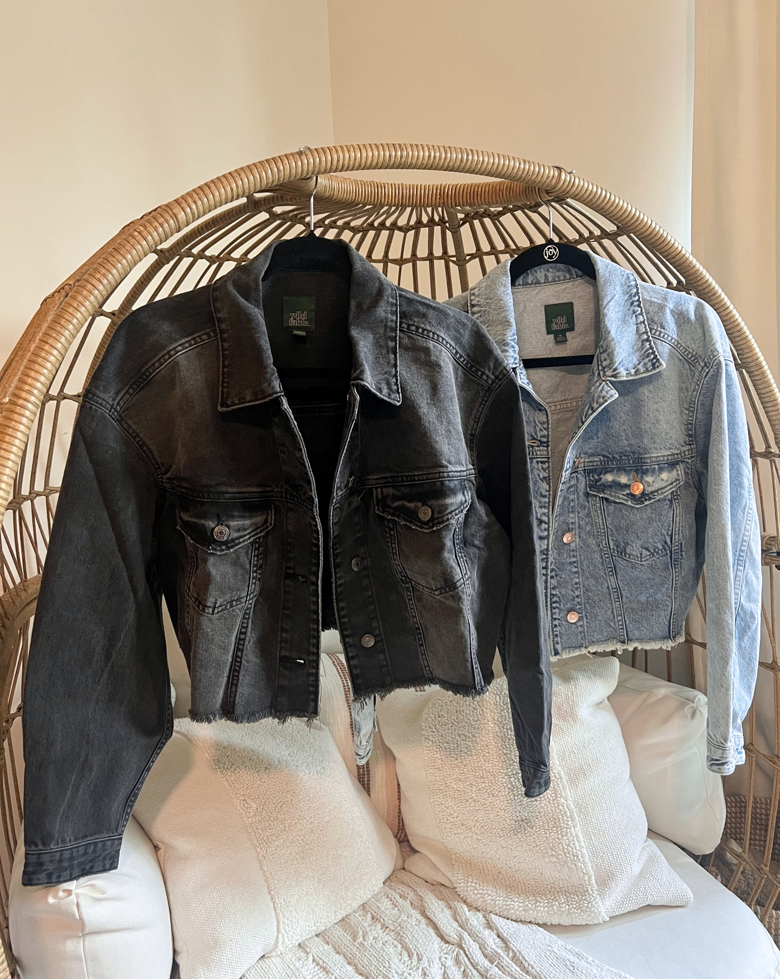 Get this amazing Target cropped denim jacket before it sells out! For only $32…this is a steal! 🩵🖤

Runs oversized. Size down. I wear an XS

#LTKFindsUnder50