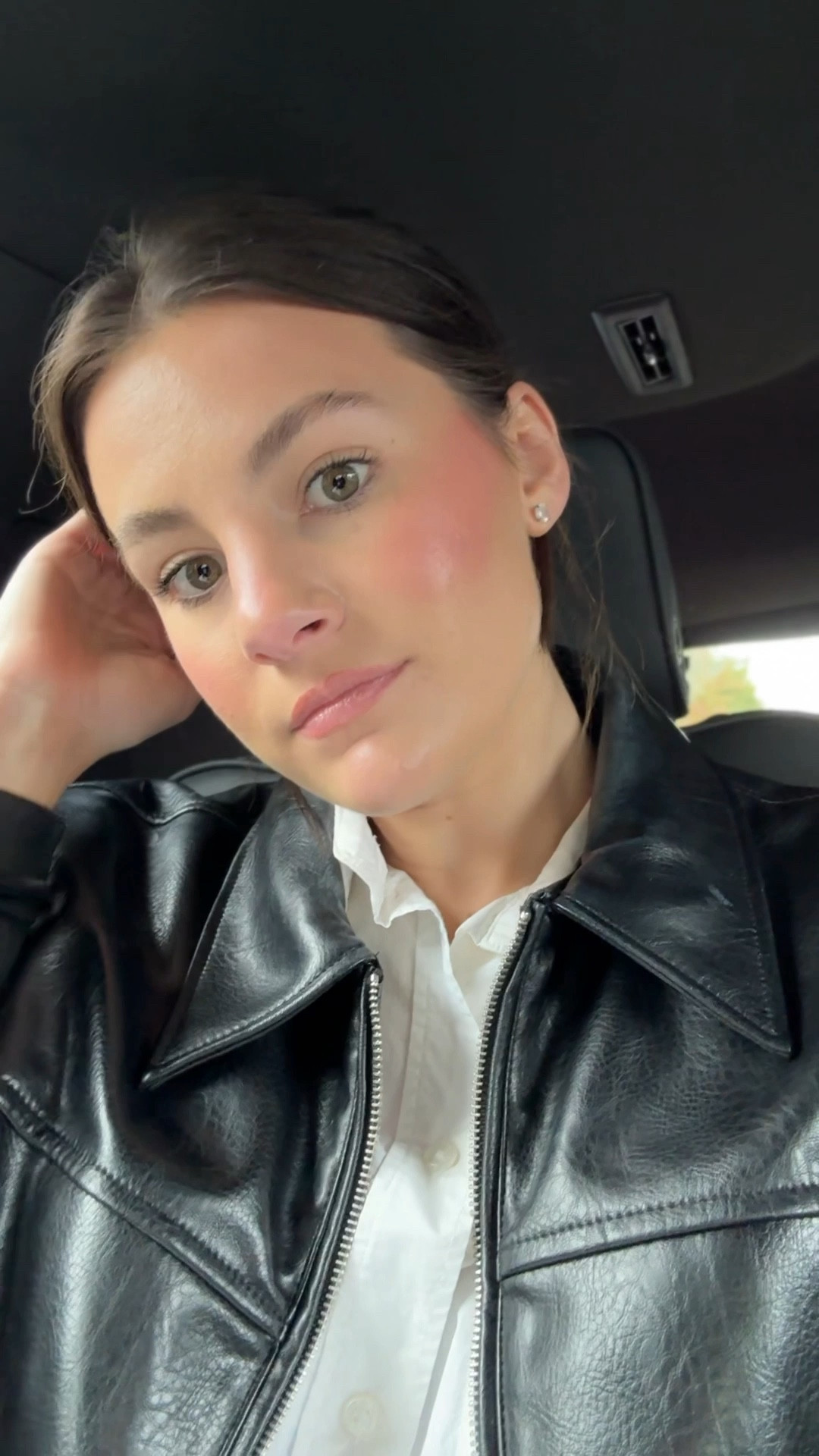 best lip gloss and under $15 🤝
(plumping!)

wearing shade universal volumee

#LTKFindsUnder50 #LTKBeauty