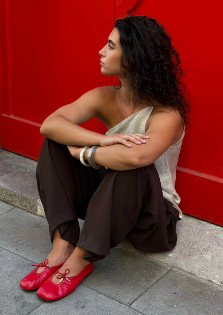 Pop of red ❤️ these ballet flats add a playful yet chic touch to any look. The perfect mix of classic and cool-girl style. #RedBalletFlats #LTKStyle #FrenchGirlStyle #ChicEssentials 

 #LTKstyletip #LTKdatenight #LTKFashionMonth