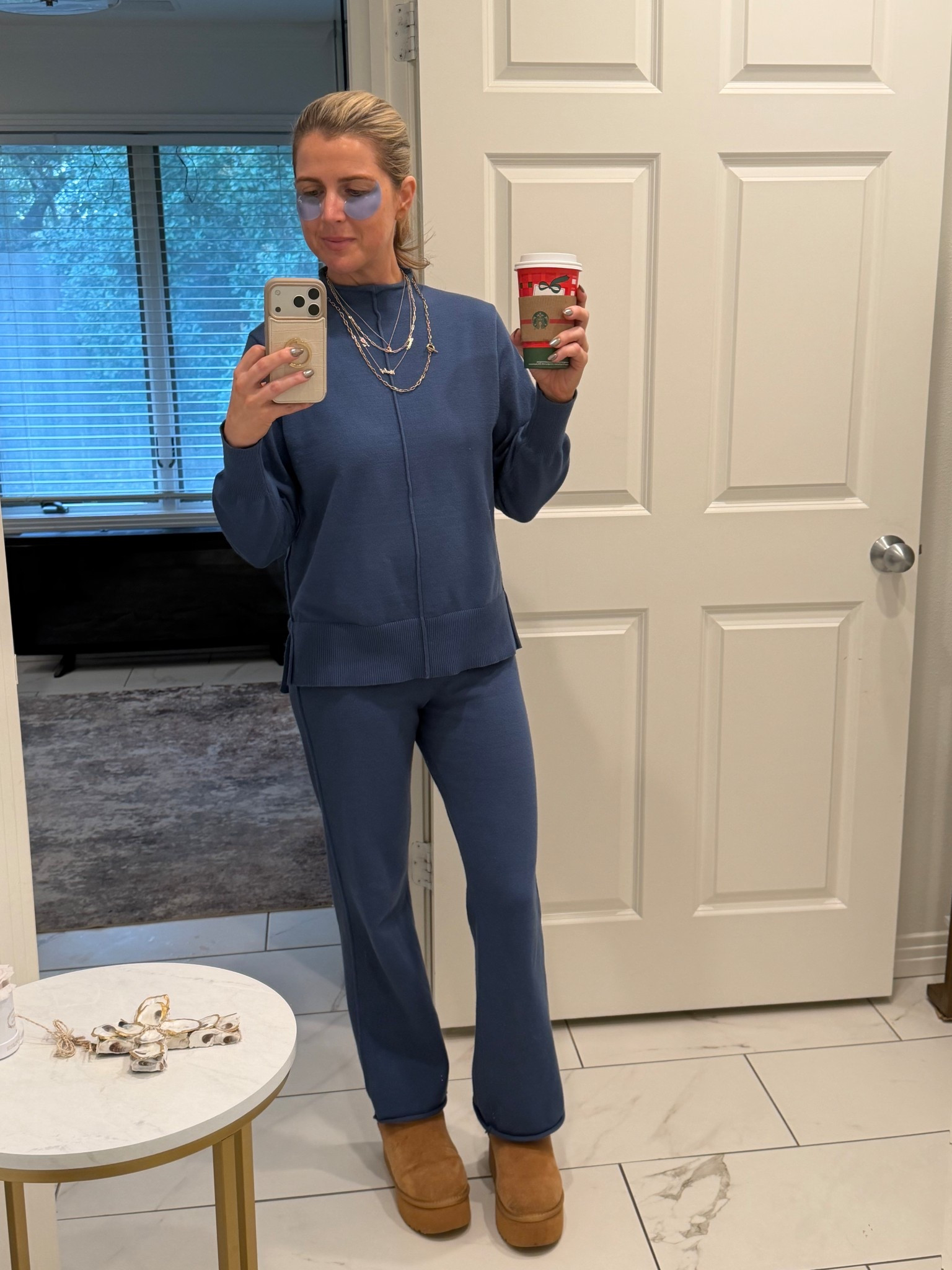 The morning after hosting Thanksgiving… I opted for this cozy lounge set and warm boots, a decaf coffee and some cooling eye patches… recovery, right?