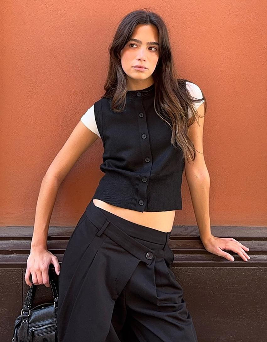 Tailored fit trousers with crossover waist - Trousers - Women | Bershka GB