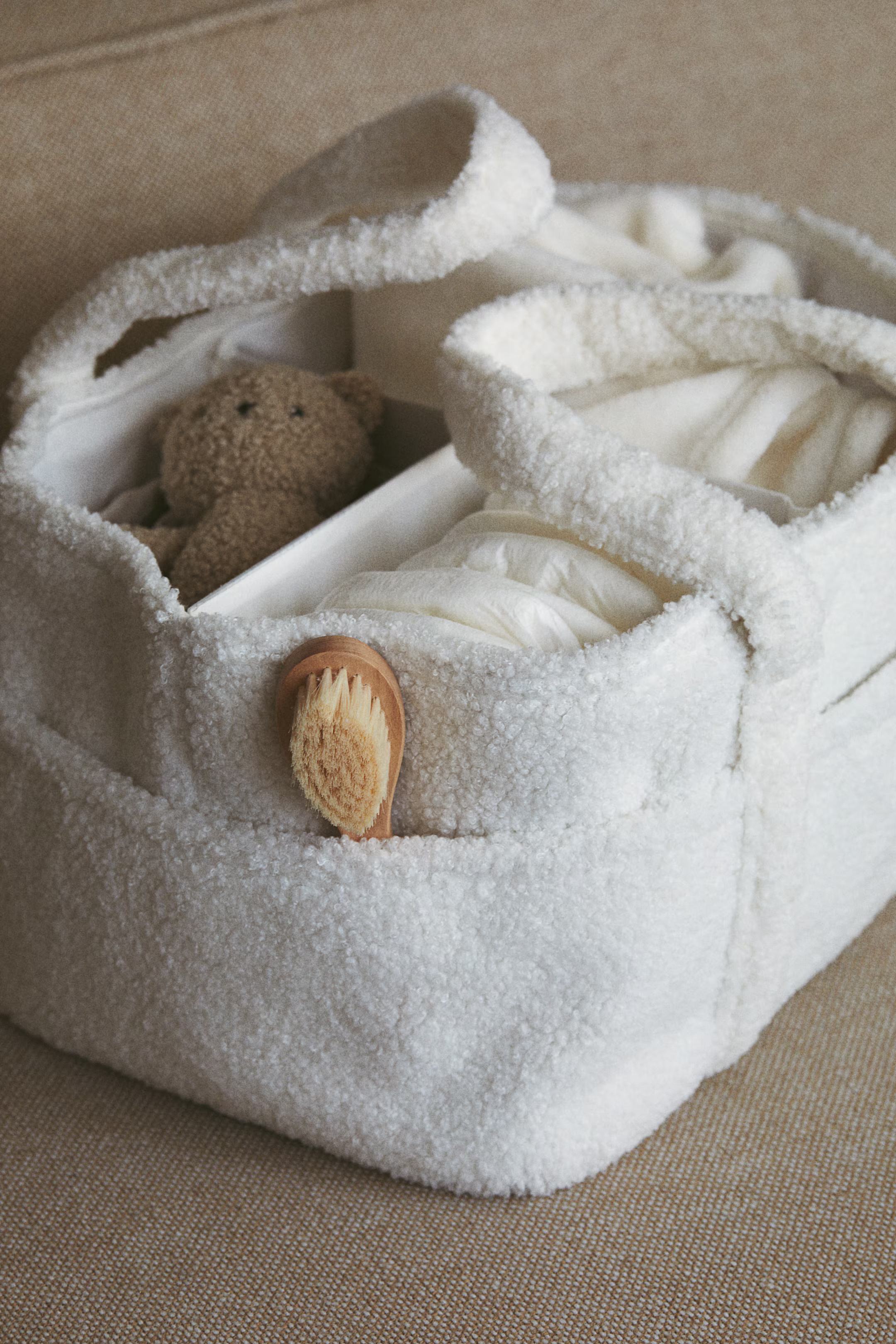 Teddy changing bag | H&M (UK, MY, IN, SG, PH, TW, HK)