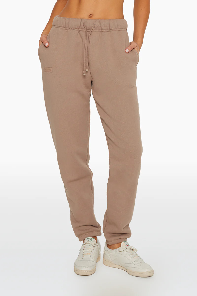 HEAVYWEIGHT SWEATS

                             
                            




    DRAWSTRING... | SET Active