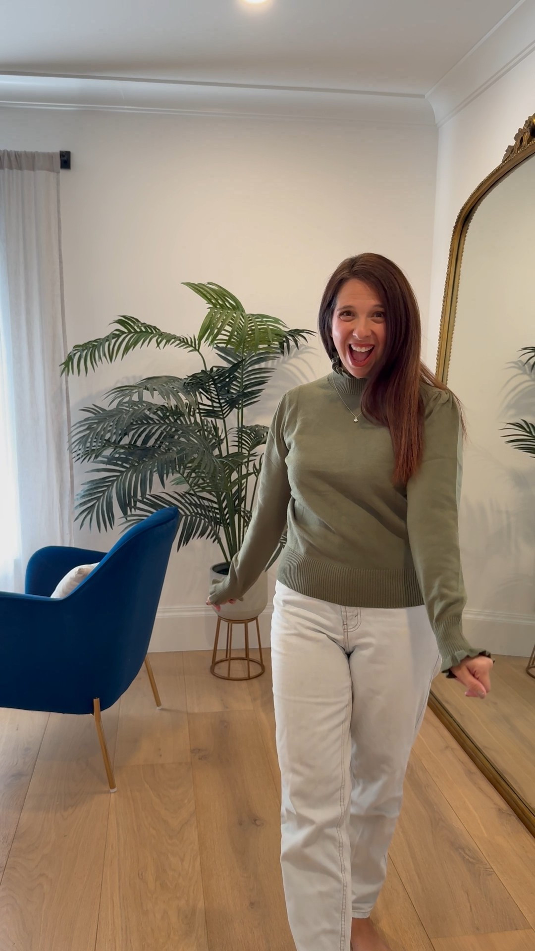 This green turtleneck is stunning! #saodimallsu #sweater #momoutfit #greensweater 

#LTKFindsUnder50 #LTKdayinmylife #LTKmomlife