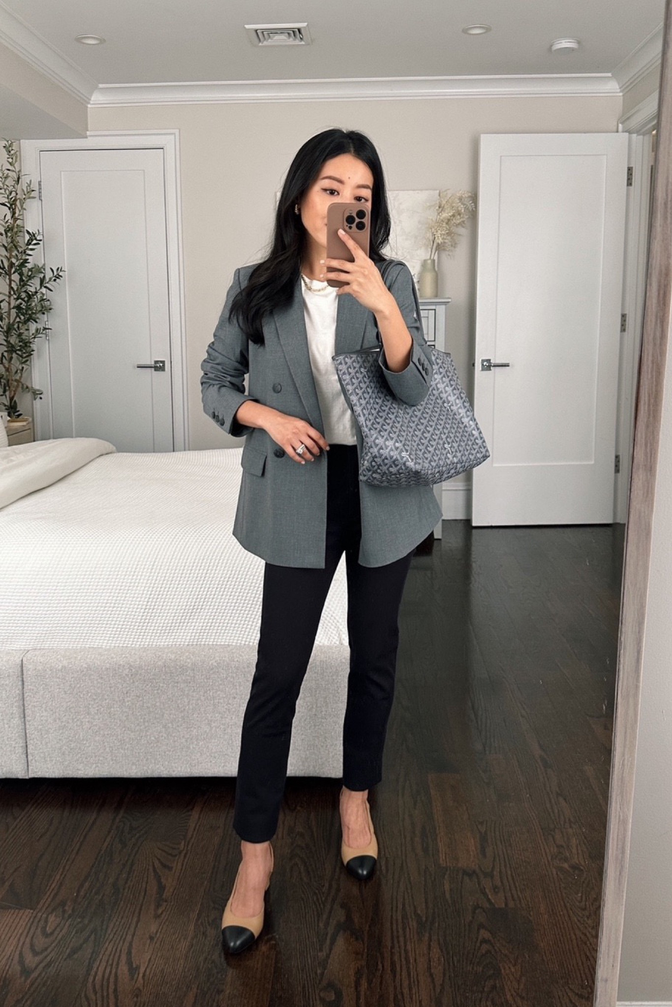 Sale alert: double breasted blazer in 3 neutral colors

• Uniqlo blazer xxs - Lightweight and comfortable.

• Everlane white box tee xs - I sized up for a relaxed fit. 

• Ann Taylor Audrey crop pants 0P - petite sizes are currently low inventory so I also linked the full length version and a similar J. Crew style that are petite friendly and pretty fitted

• Edited Pieces slingbacks, linked similar 

• Goyard tote 

#petite spring workwear 

#LTKsalealert #LTKworkwear #LTKSeasonal