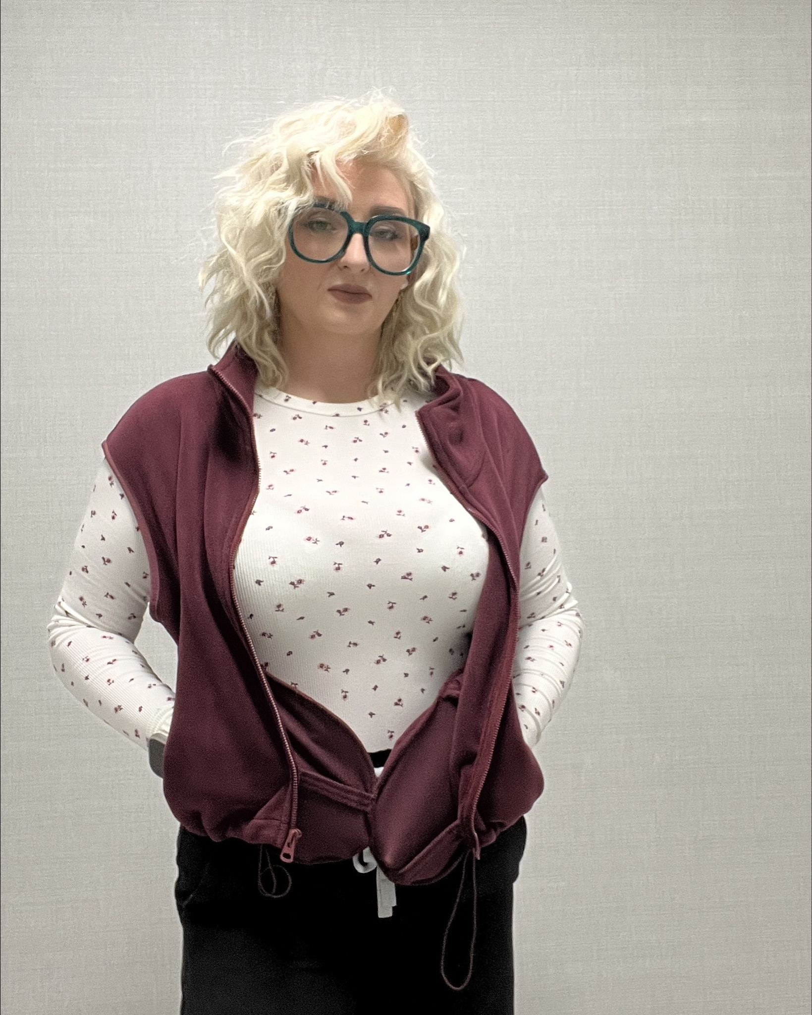 Simple work outfit I’ve been loving lately.
Adding a vest is the easiest way to layer when offices are freezing.

Everything is linked if you want the pieces.
