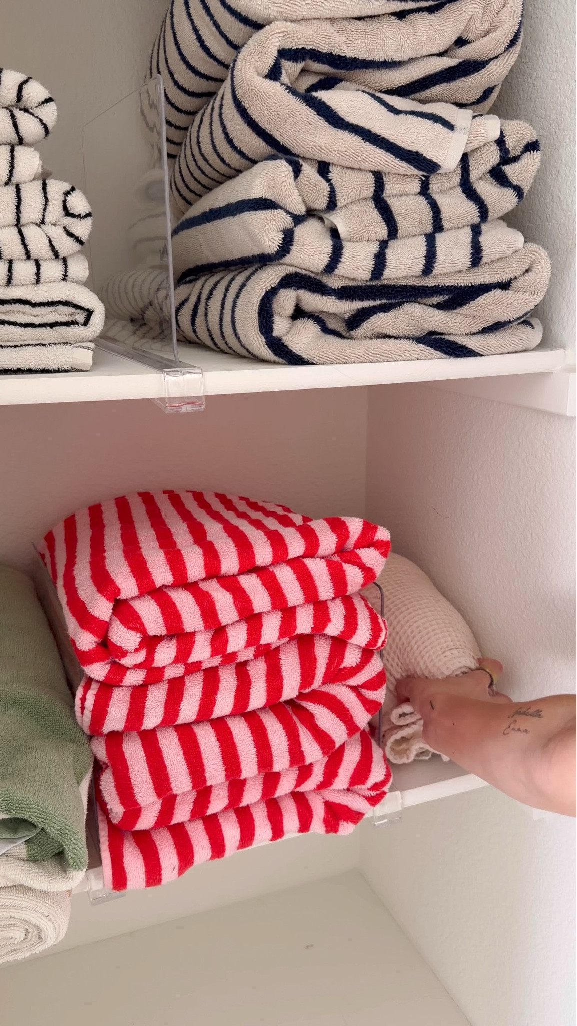 Linen closet organization ideas that actually make sense 🤍 Sharing my favorite Amazon home organization finds to declutter towels, sheets, and everyday essentials. If you’re looking for practical linen closet storage solutions, space saving organizers, and a more functional home setup this is it.

#linenclosetorganization #homeorganization #organizingideas #amazonhomefinds #closetorganization

#LTKmomlife #LTKHome #LTKSaleAlert