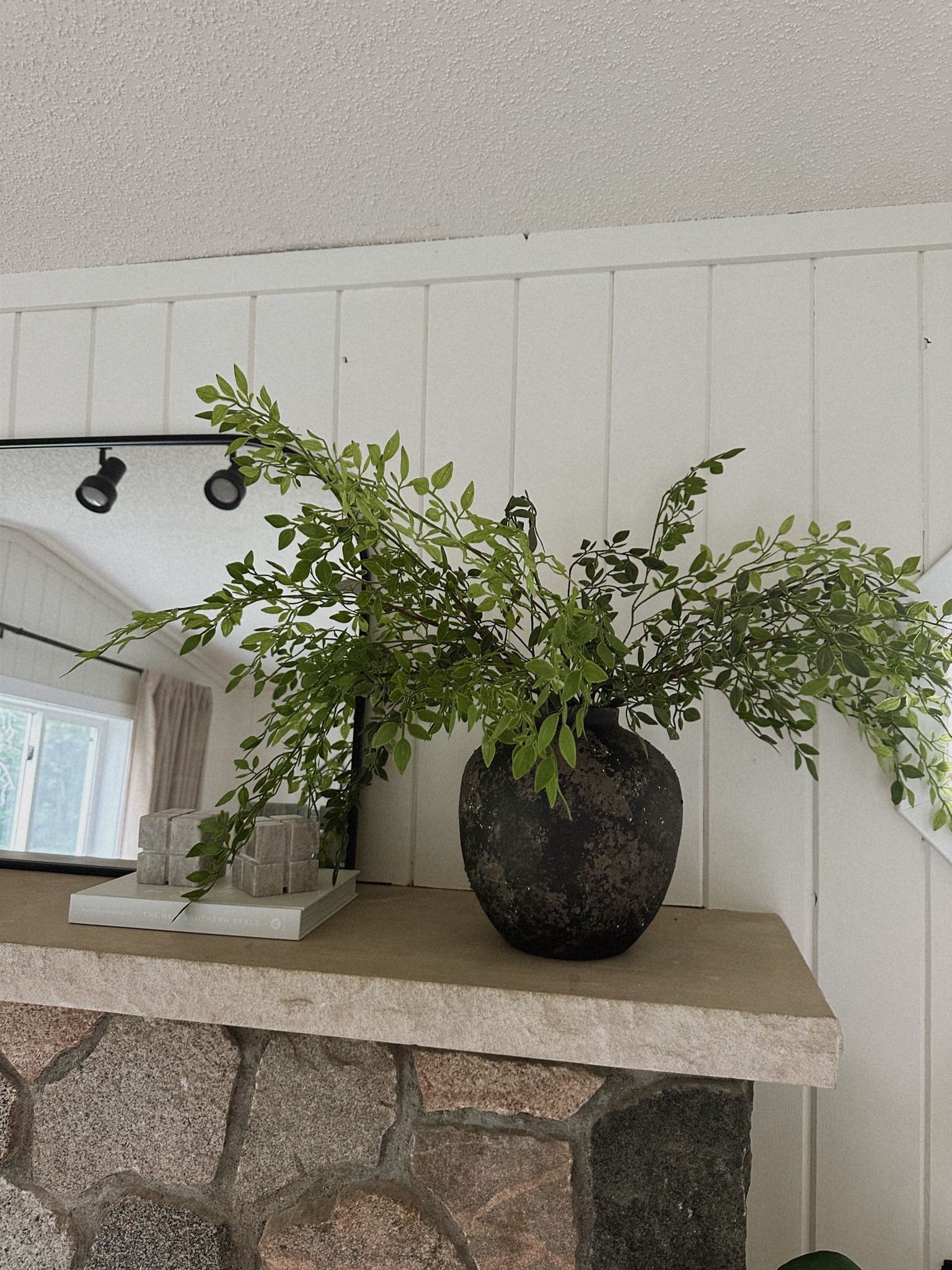 Beautiful faux stems 

#LTKFindsUnder50 #LTKHome #LTKSaleAlert