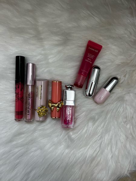 What I use lipsticks and lipgloss

#LTKunder50 #LTKbeauty