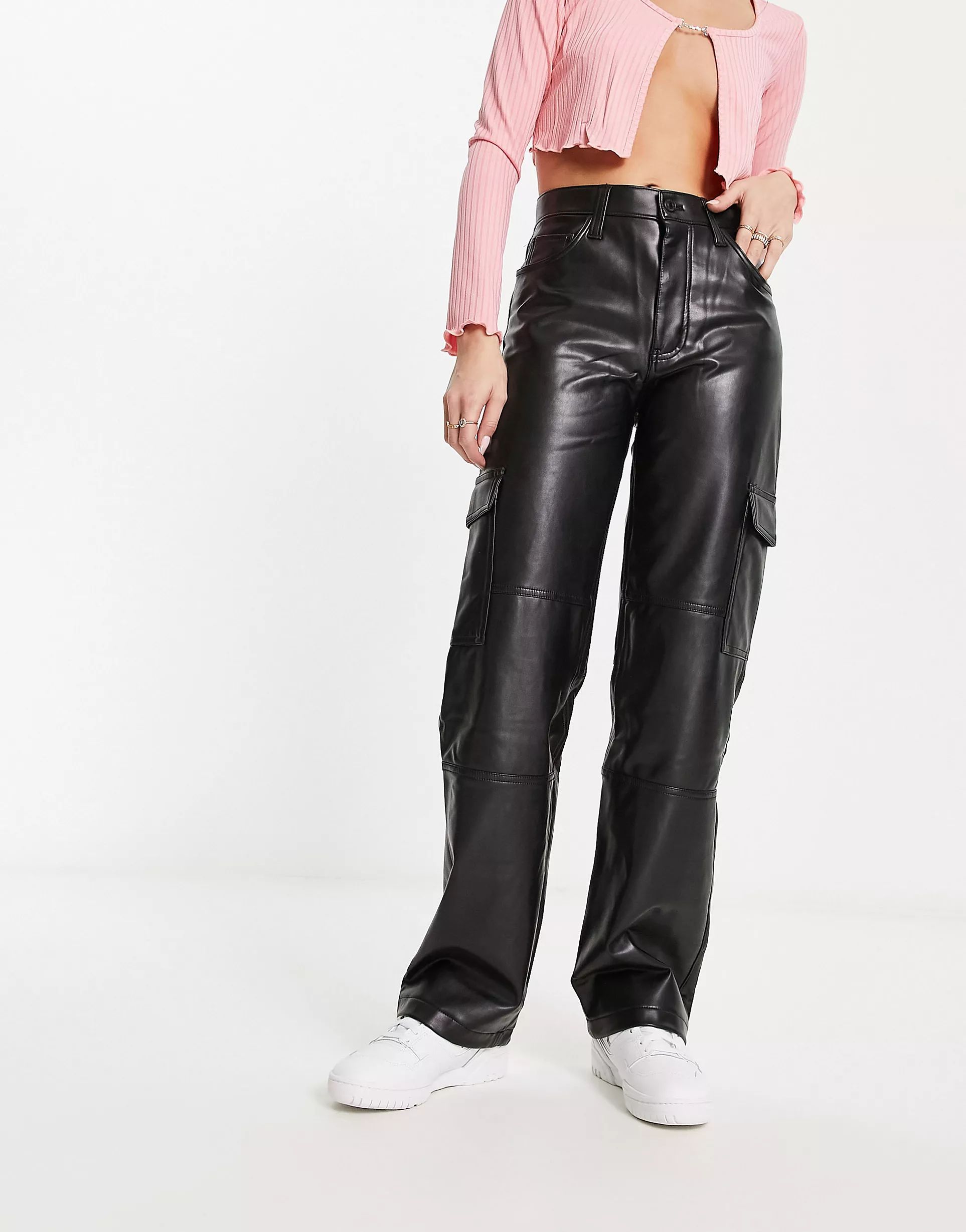 Abercrombie & Fitch - Pantalon cargo décontracté imitation cuir style années 90 - Noir | ASOS (Global)