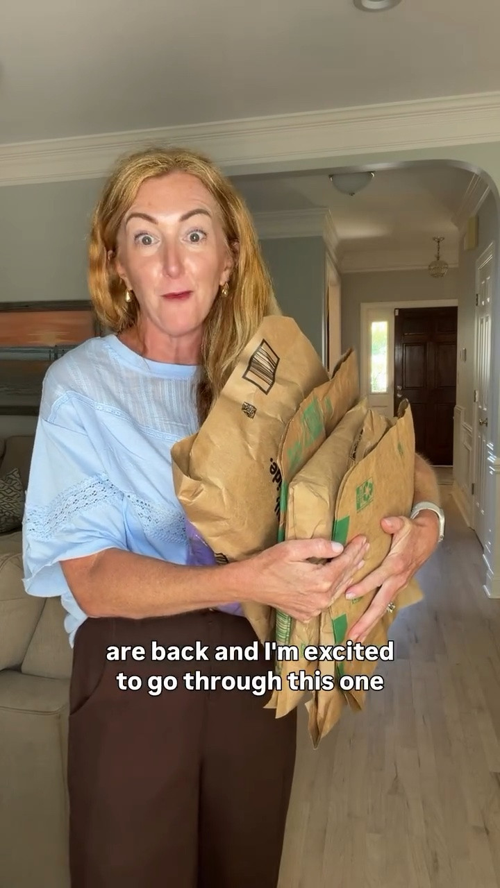 The unboxings are back… and this one is a good one. 📦✨

I took a little break, but we’re back to opening Amazon orders together.

As always, you’ll get my honest thoughts on every item. There were some great finds, but one dress is definitely getting sent back. 😅

Come see what made the cut.

All links are commissionable.

https://urlgeni.us/amzn/eZa6Lr

#LTKdayinmylife #LTKootd #LTKOver40