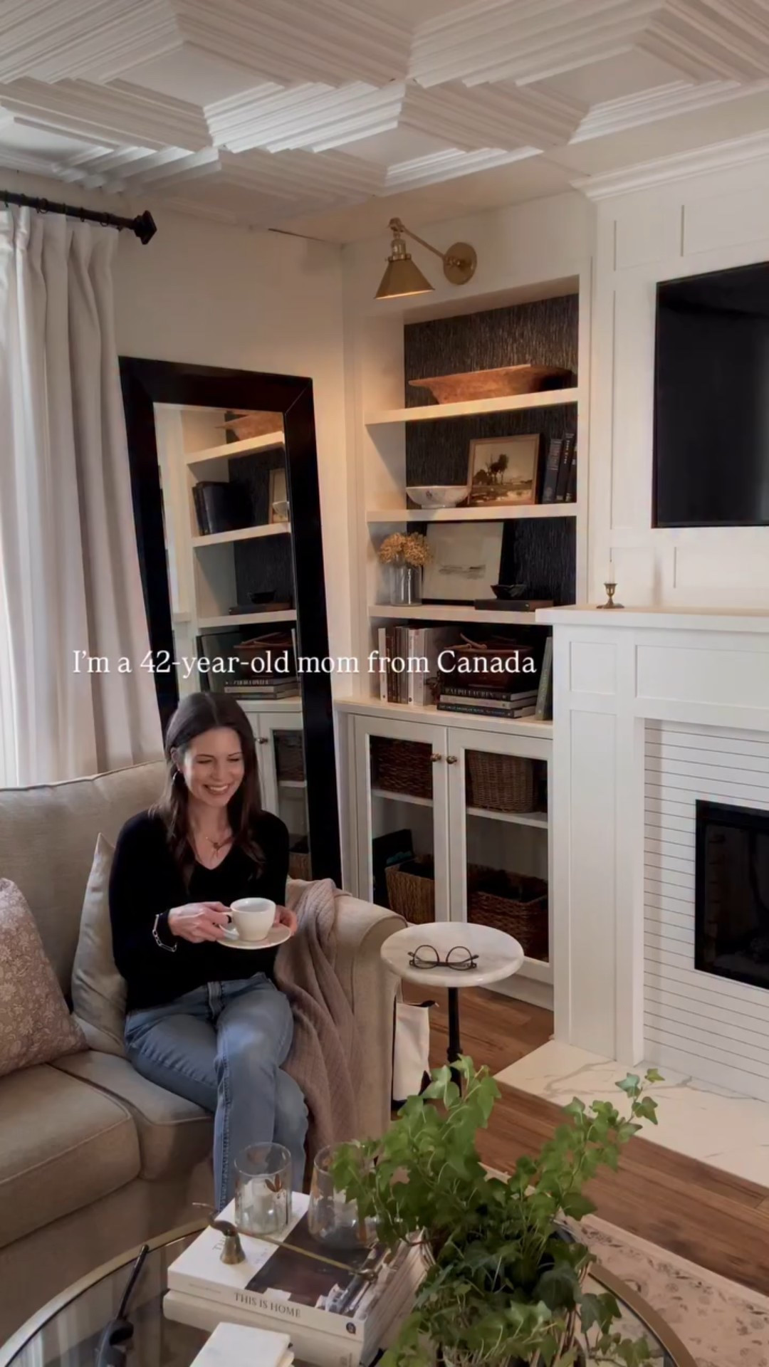 I’m just over here monogramming all the things, like I was born and raised in the South, even though I’m just a mom from Canada. 🙃❤️ I love a good personalized gift (or a gift to self) and these classic zip totes from @calliegifts are at the top of my list for pretty, practical gift ideas. I love the thought of using these totes as the gift wrap for another gift, too! Can you imagine one of these under the tree with a bow tied on it? I monogrammed these with the name of our styling and photography business, so I can carry my samples and styling supplies in style, and I think one of these totes would be an amazing gift for a new business owner of just about any kind. Do you love a monogrammed anything as much as I do? Use code luckyz056 for 15% off your Callie Gifts order! Sharing a roundup of similar totes as well indifferent styles!