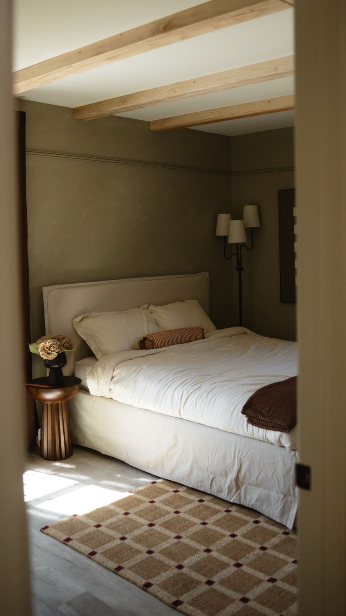 Bedroom inspo, modern bedroom, French seam bed., faux hydrangeas, area rug, floor lamp 

#LTKHome