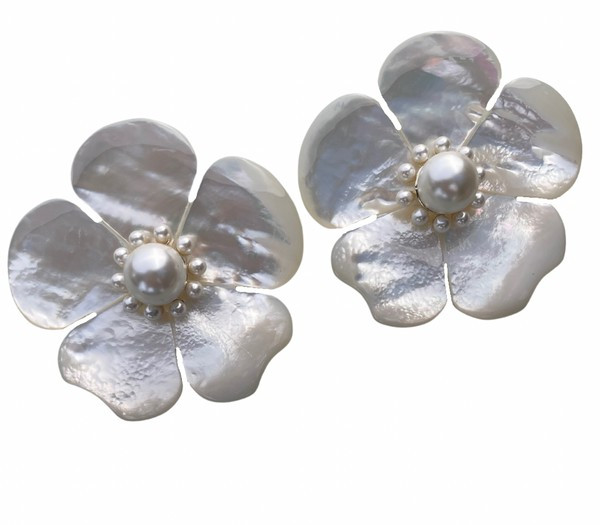 mother of pearl anemone | Nicola Bathie Jewelry