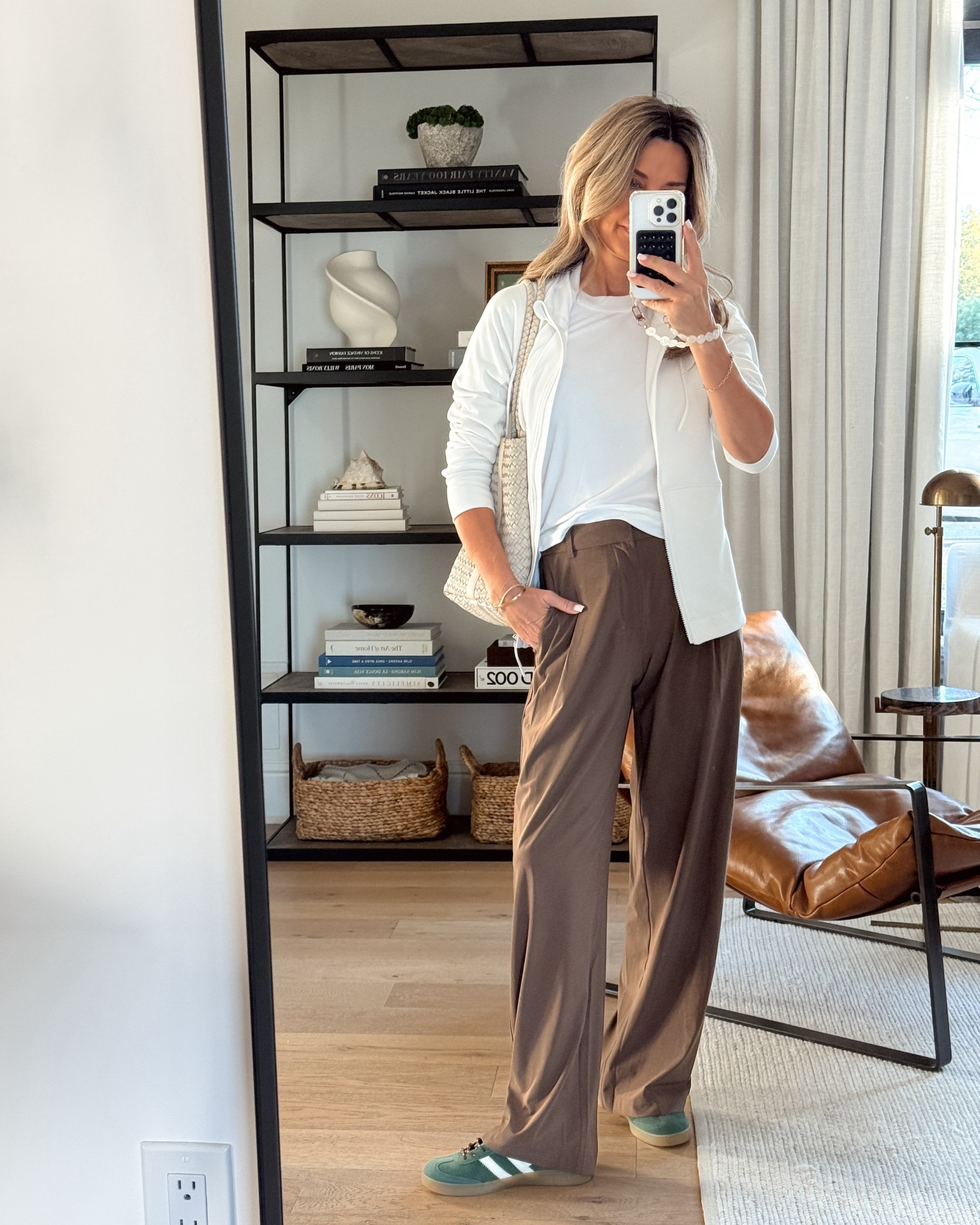 -Vuori LTK Fall sale 20% off new customers. Code on product link below wearing XS I’m 5’6”
-Soft everyday T-shirt! Sz XS 
-Lightweight trousers 30% off F/F sale. Love these!! Wearing XS 


#LTKActive #LTKOver40 #LTKFallSale