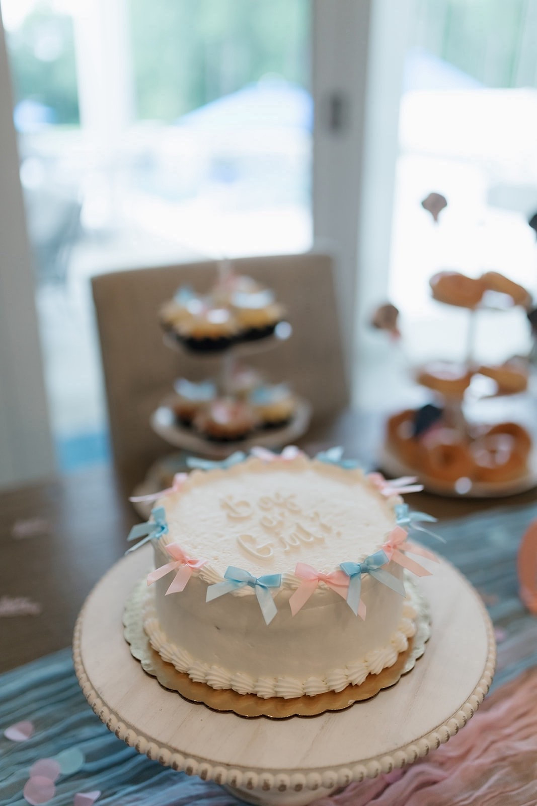 blue and pink bows for decoration 