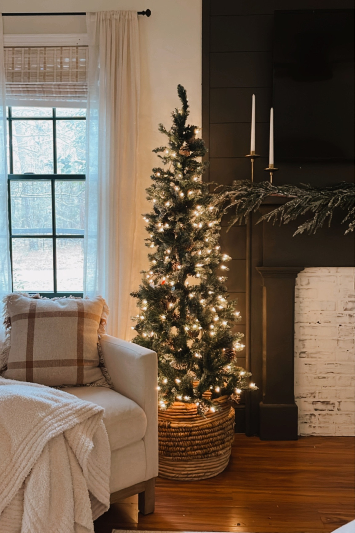 Cozied up our bedroom for Christmas 🌲

#LTKSeasonal #LTKHoliday