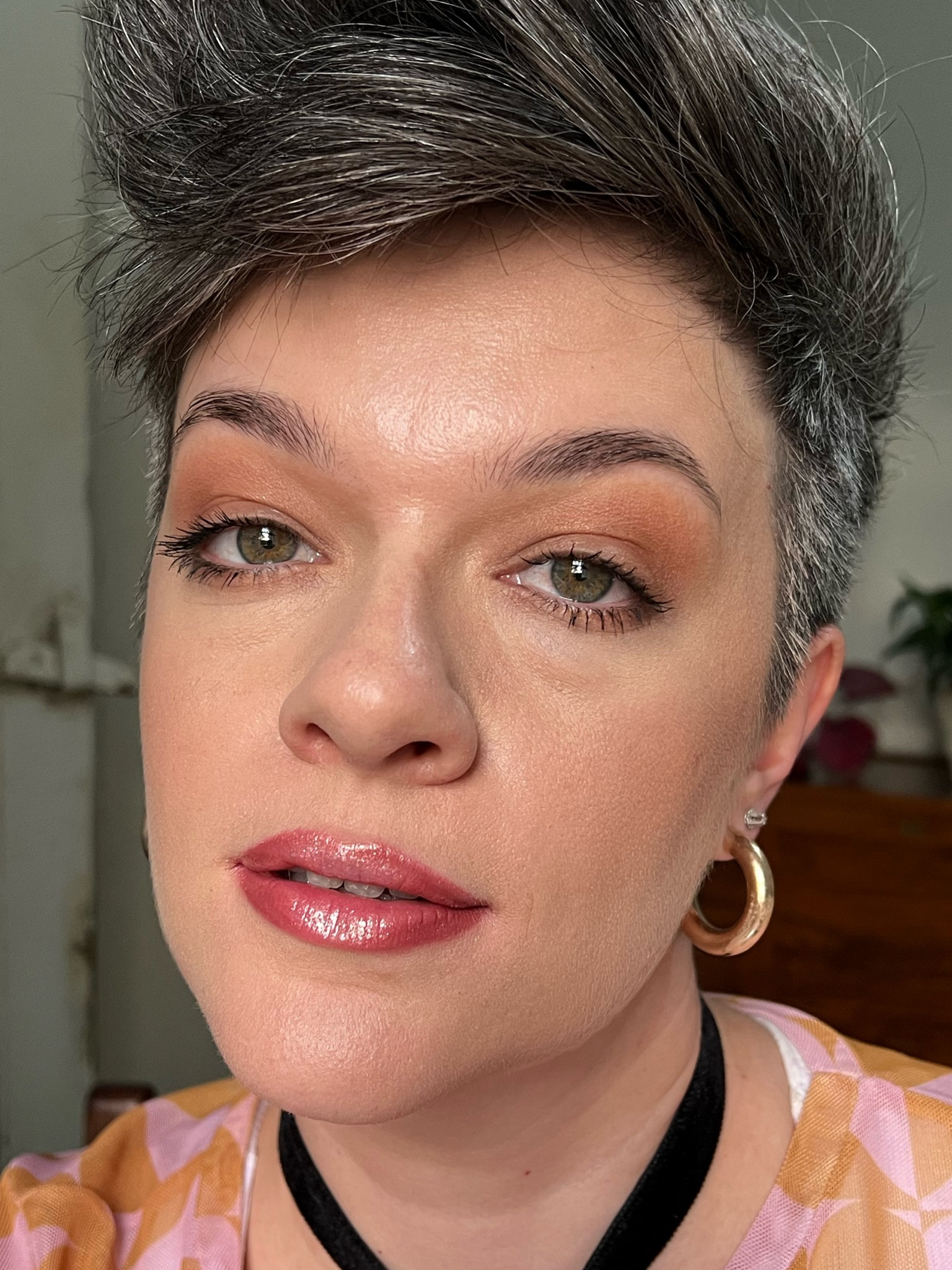 A técnica de Diamond Lips consiste em contornar os lábios, aplicar um iluminador no centro e por cima um gloss, gostaram? #ltkconbr2023

#LTKbrasil #LTKFind #LTKbeauty
