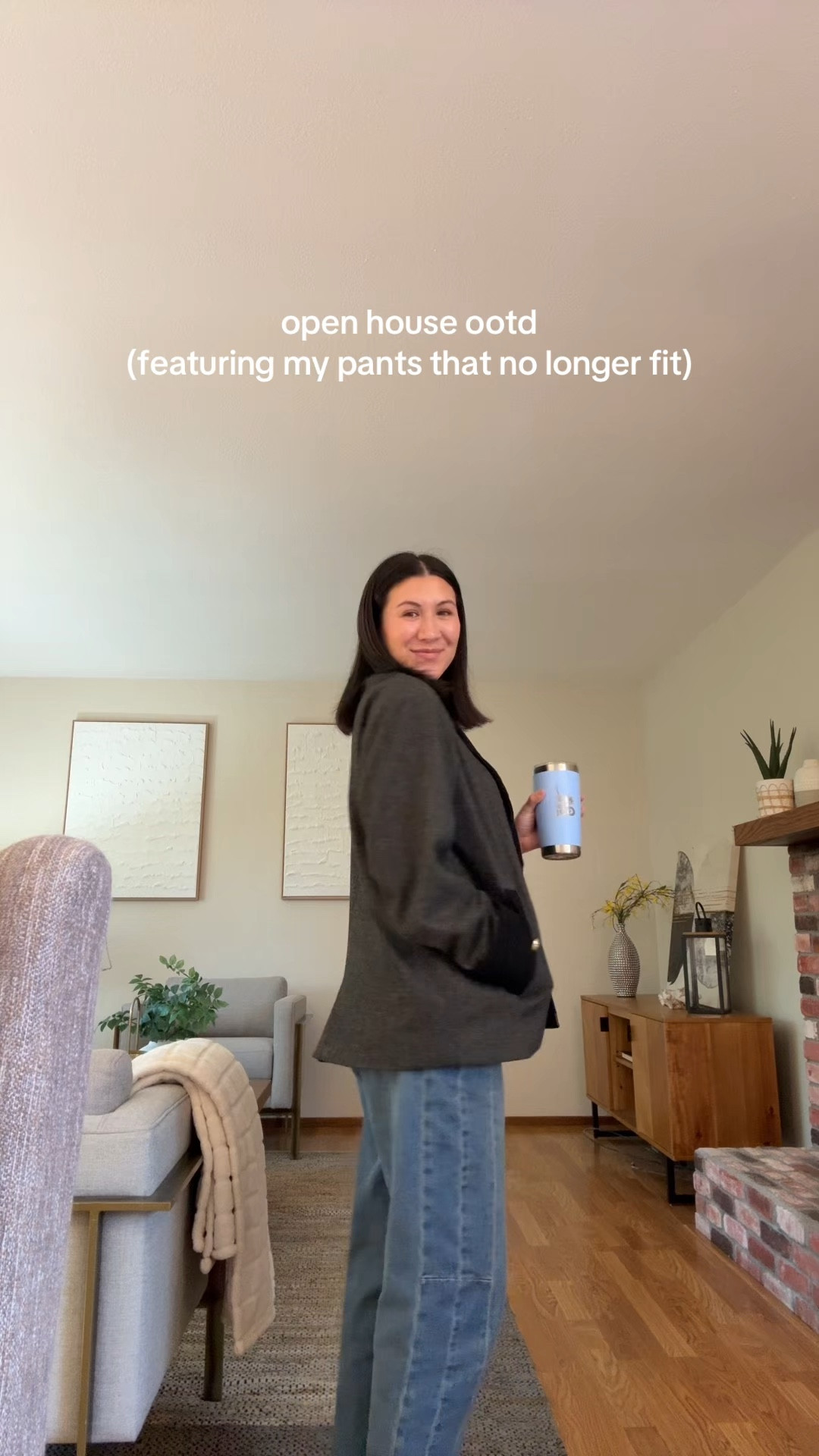 a little ootd for work!! with pants that are slowly not fitting me anymore lol also this blazer is everything!!!!  

#LTKBump #LTKWorkwear #LTKootd