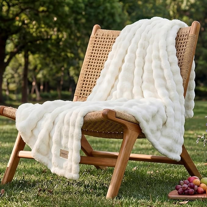 Bedsure 3D Fleece Bubble Blanket for Couch - GentleSoft White Spring Throw Blanket for Sofa Bed R... | Amazon (US)