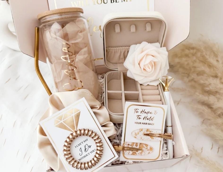 Bridesmaid proposal box  

Bride to be | engaged | gift for bride | getting married | wedding planning | bachelorette | party | rehearsal dinner | bridal shower | I’m engaged | wedding gift | wedding day | bridal party

#LTKwedding #LTKGiftGuide #LTKstyletip
