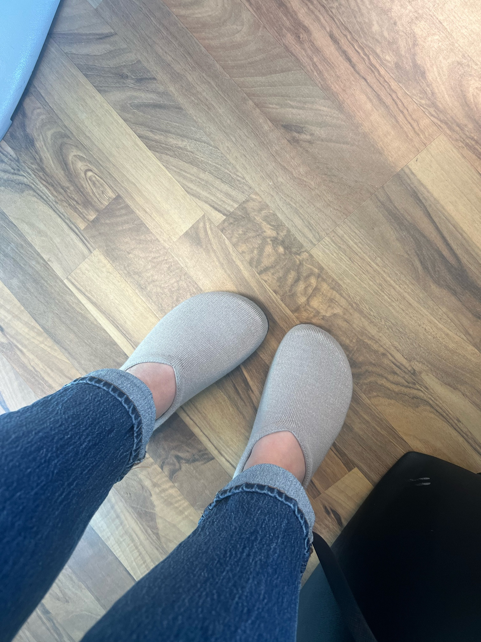 COMFY CLOGS! INSANE QUALITY!! A staple & can be worn with everything! 


#LTKshoecrush